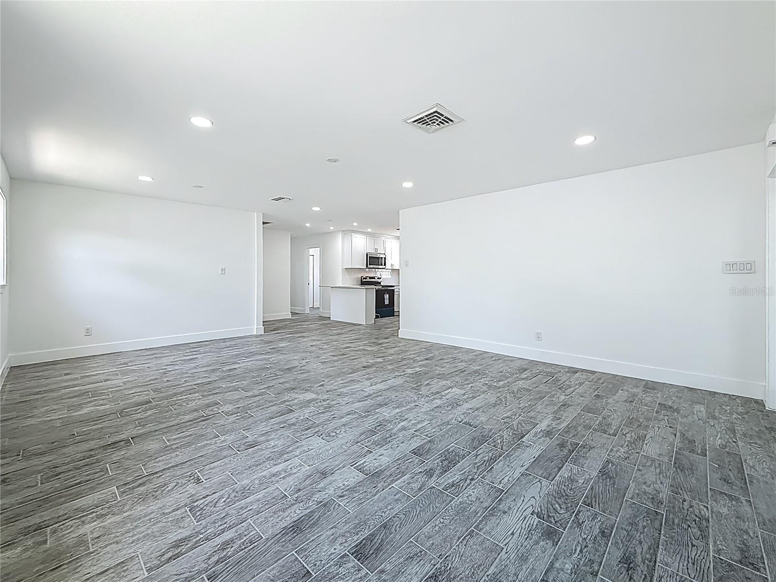 3768 ARKANSAS AVE NE, ST PETERSBURG, FL, 33703