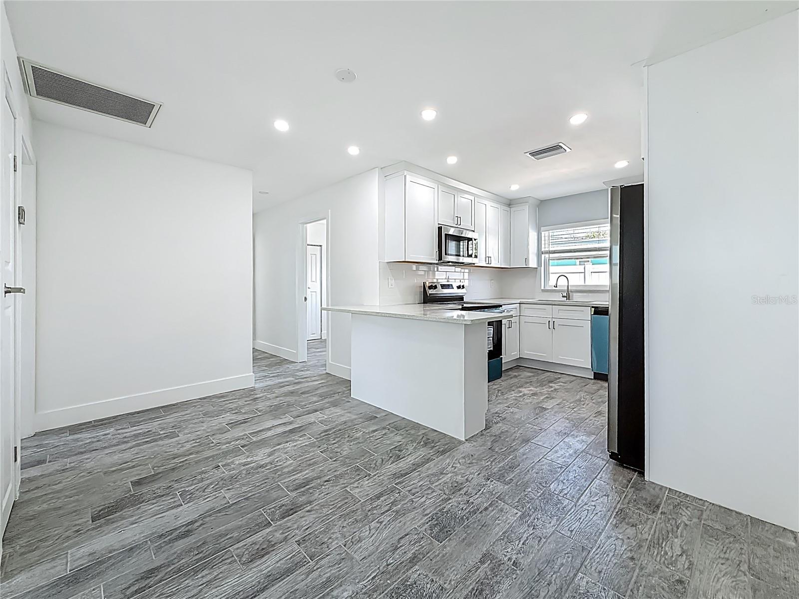 3768 ARKANSAS AVE NE, ST PETERSBURG, FL, 33703