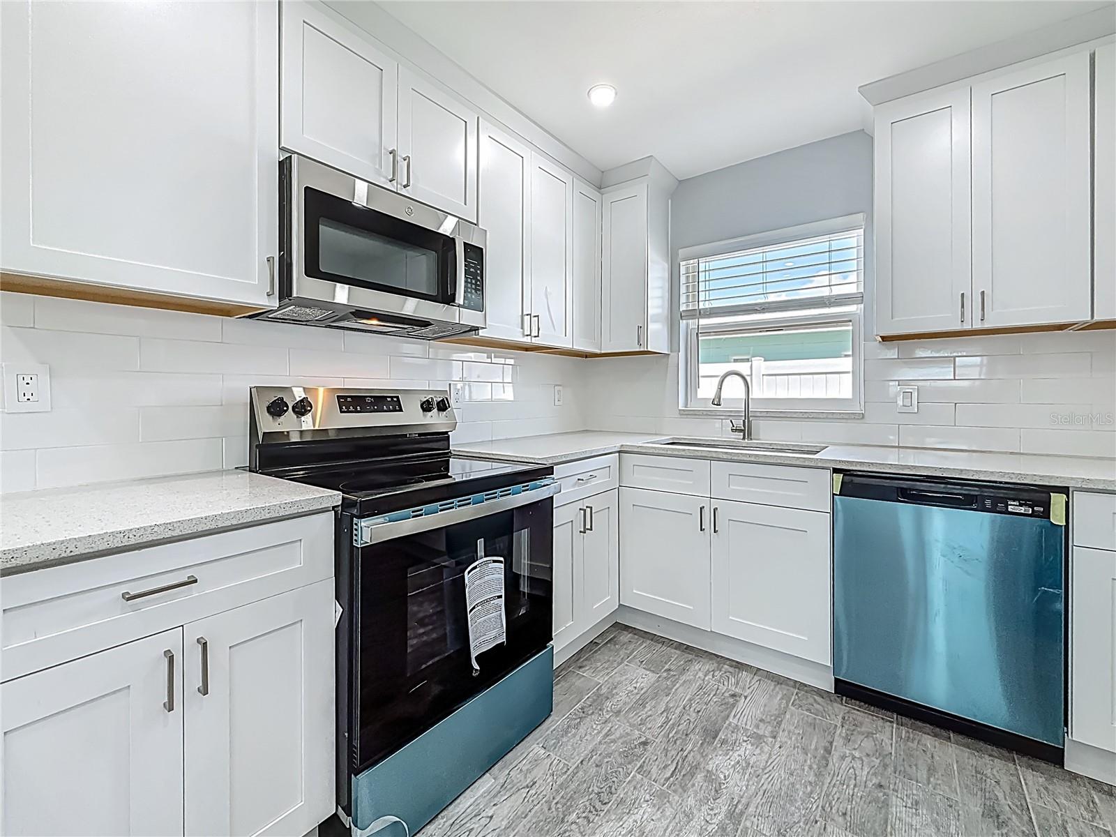 3768 ARKANSAS AVE NE, ST PETERSBURG, FL, 33703