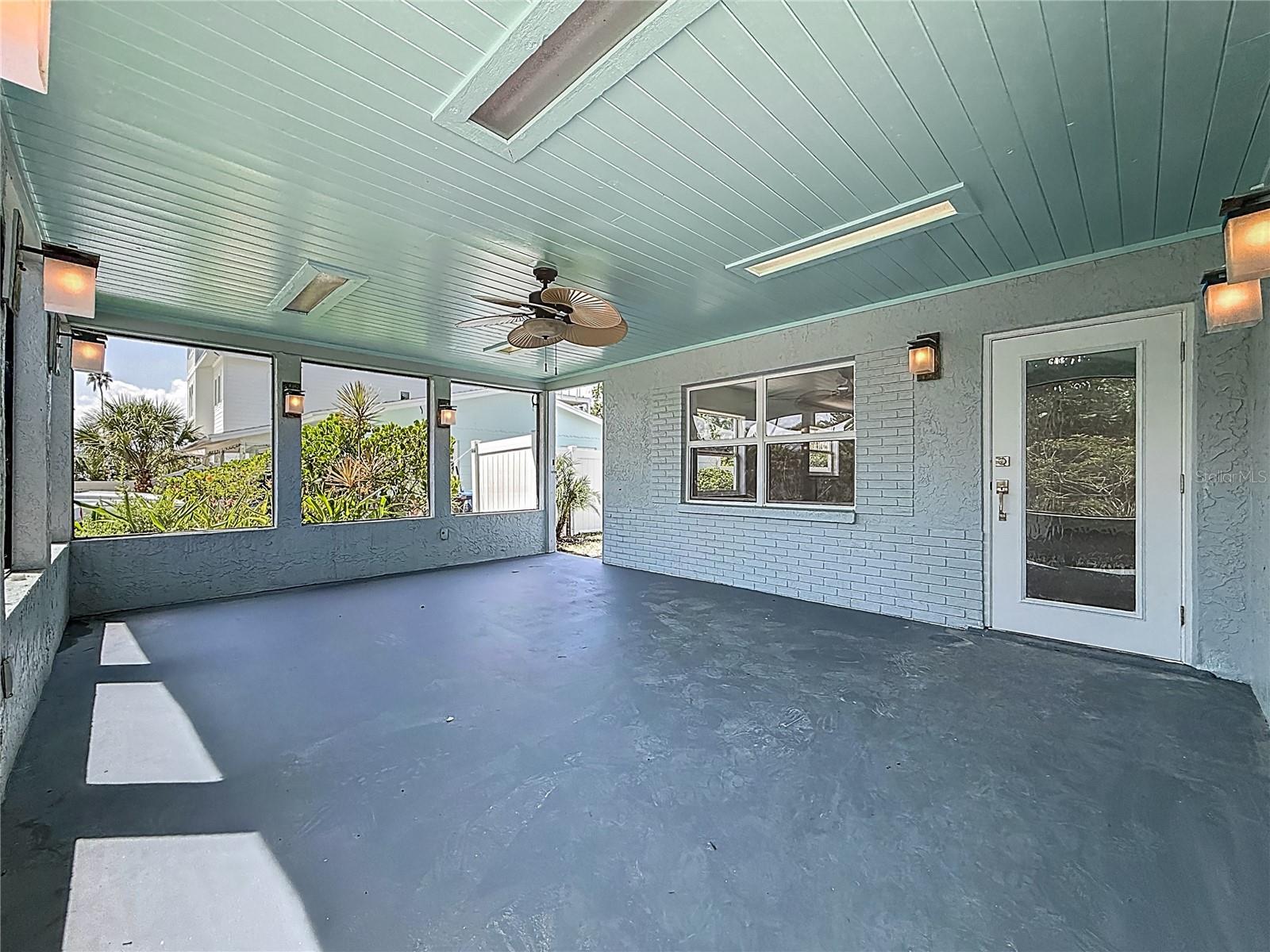 3768 ARKANSAS AVE NE, ST PETERSBURG, FL, 33703