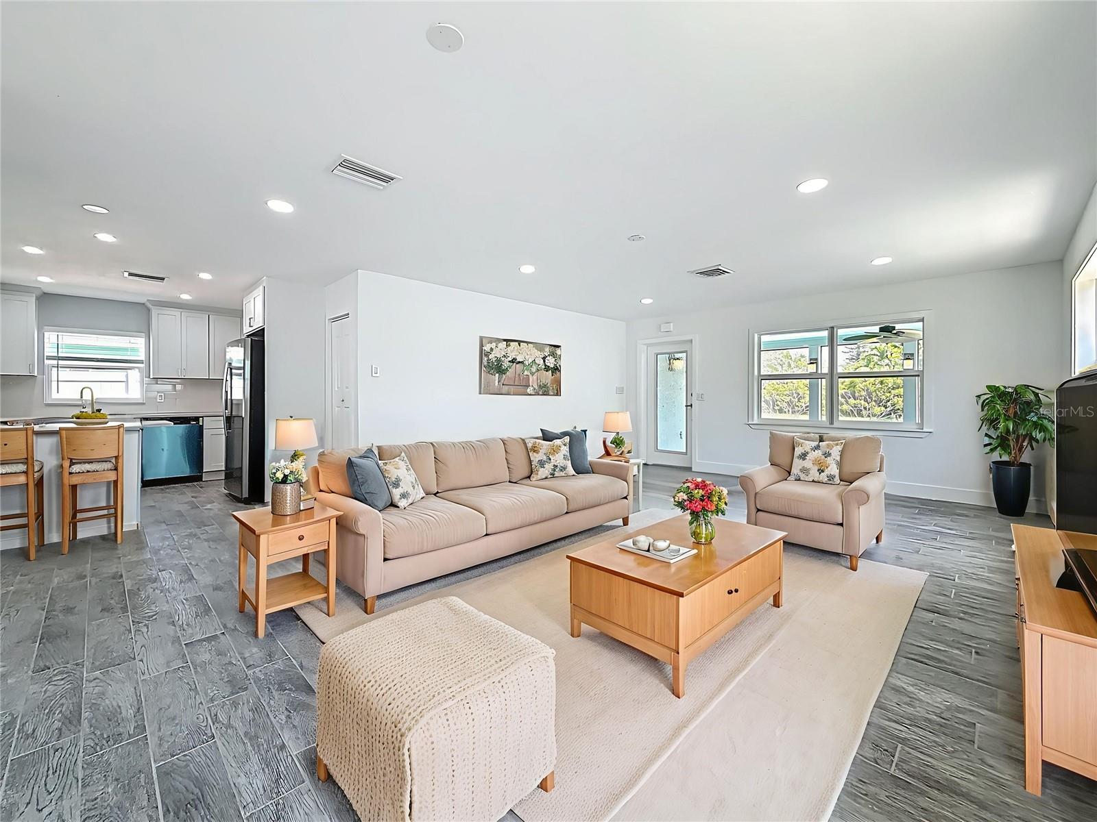 3768 ARKANSAS AVE NE, ST PETERSBURG, FL, 33703