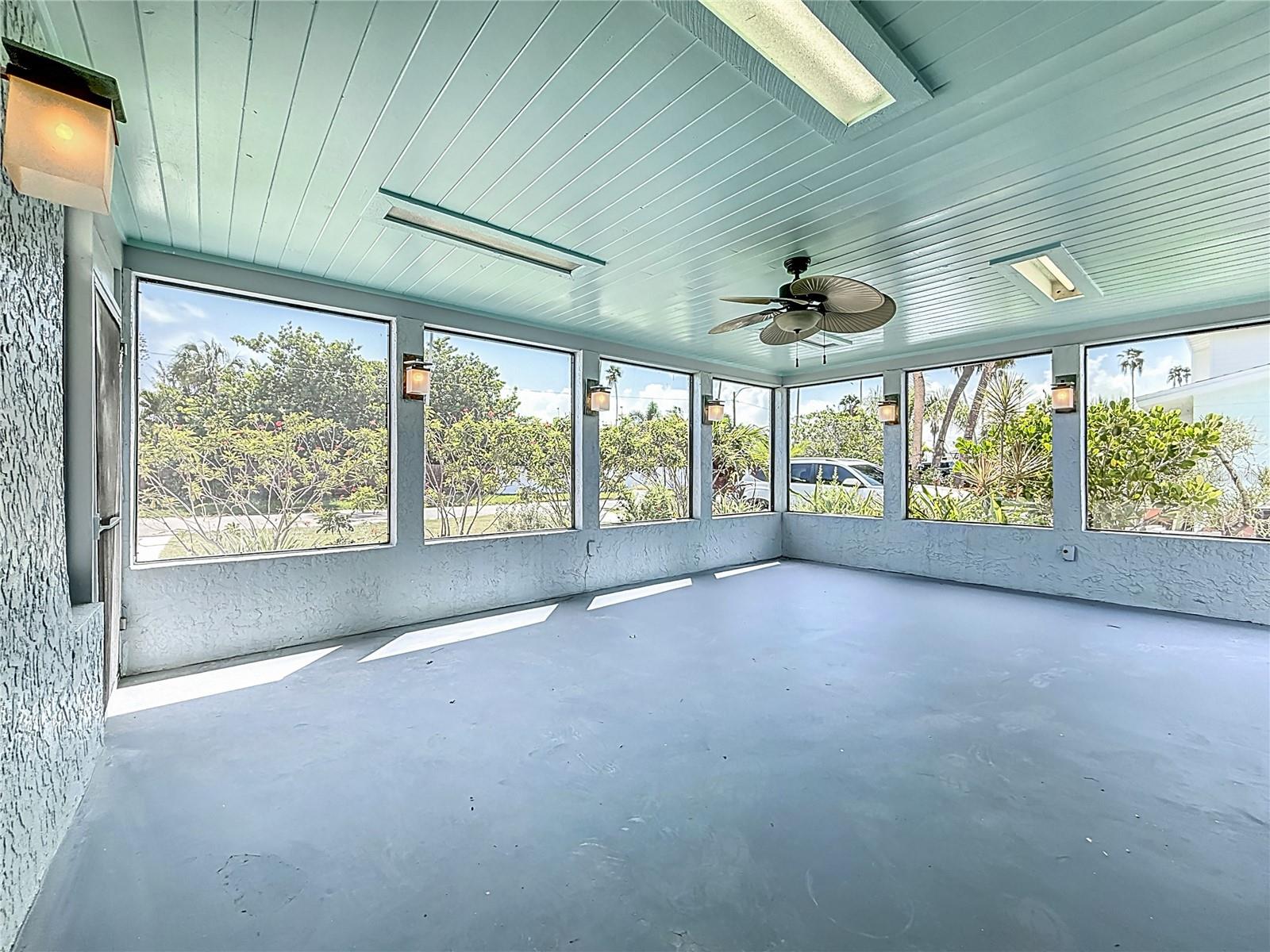 3768 ARKANSAS AVE NE, ST PETERSBURG, FL, 33703