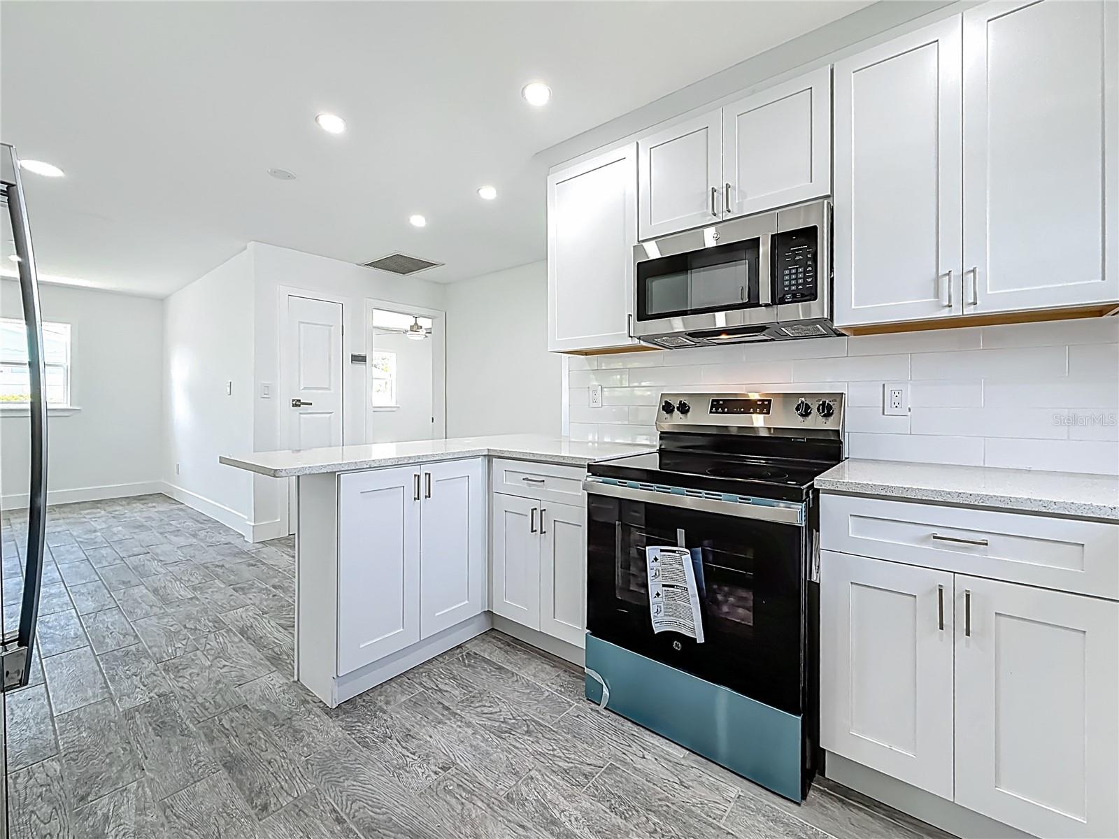 3768 ARKANSAS AVE NE, ST PETERSBURG, FL, 33703