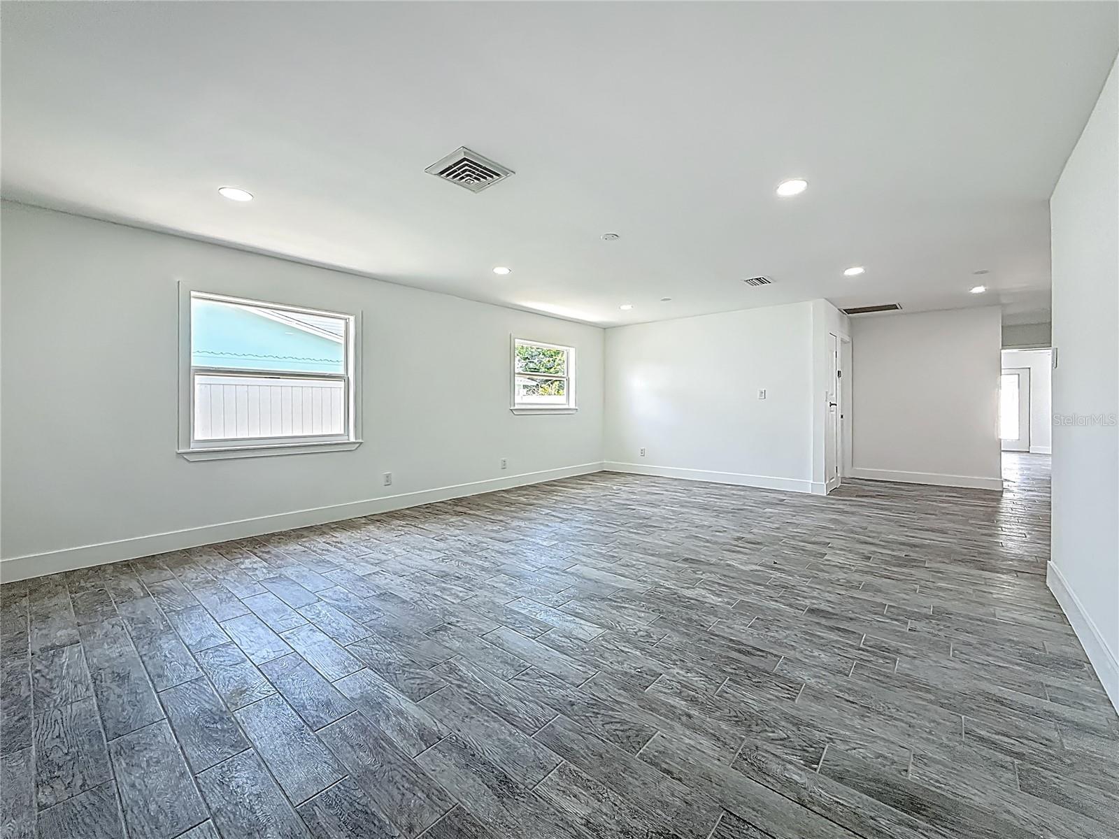 3768 ARKANSAS AVE NE, ST PETERSBURG, FL, 33703