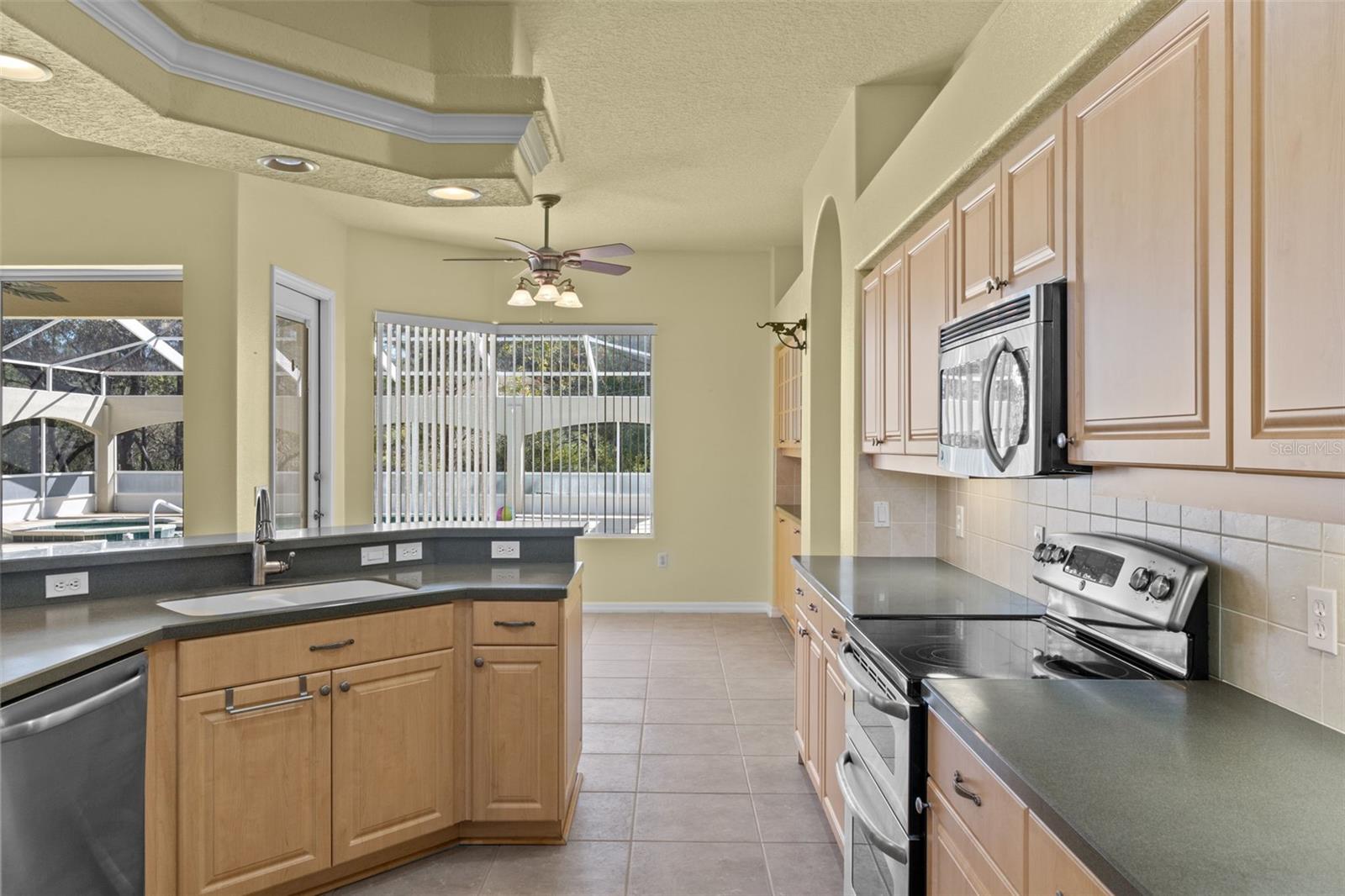 10130 LAZY DAYS CT, WEEKI WACHEE, FL, 34613