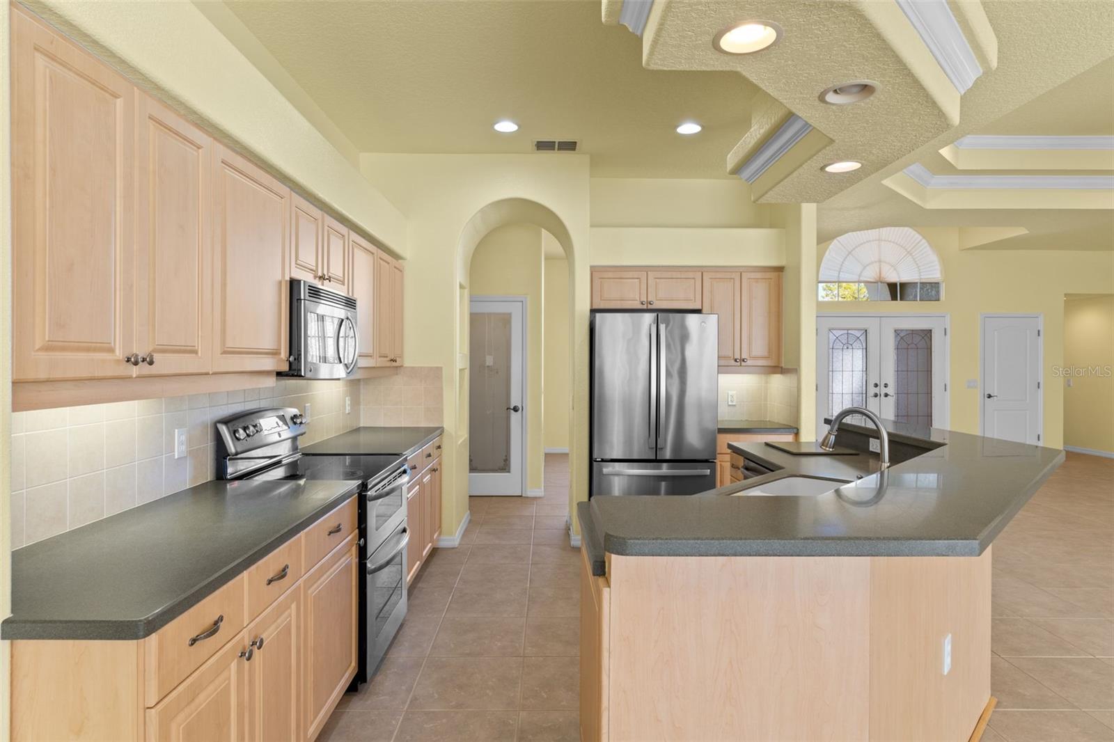 10130 LAZY DAYS CT, WEEKI WACHEE, FL, 34613