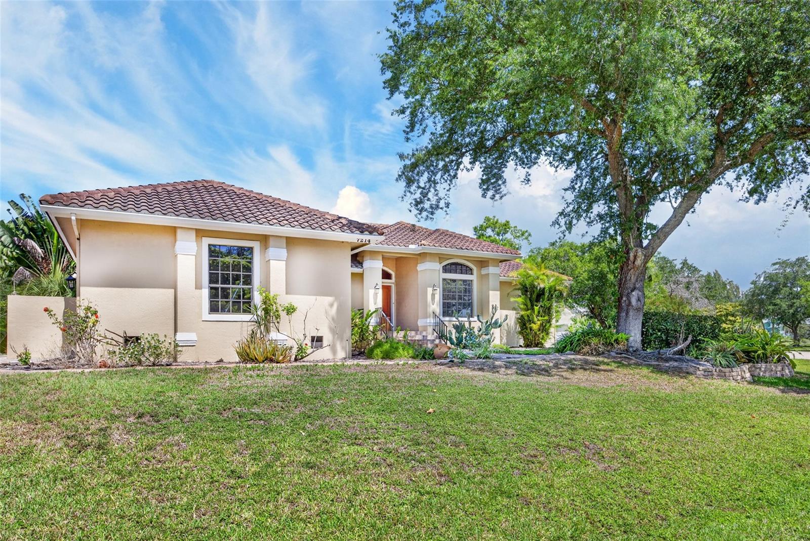 7214 HENDRY CREEK DR, FORT MYERS, FL, 33908