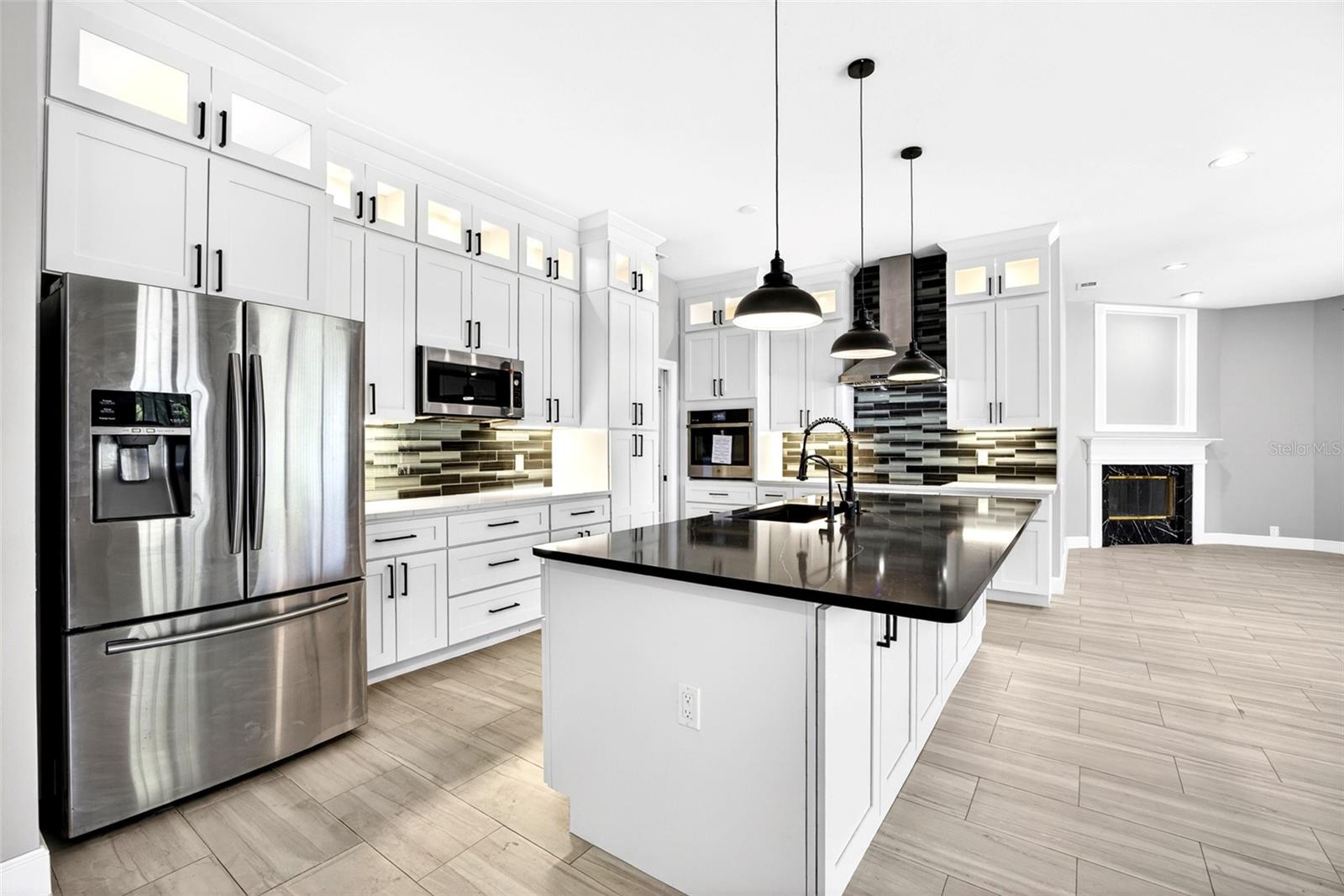 7214 HENDRY CREEK DR, FORT MYERS, FL, 33908