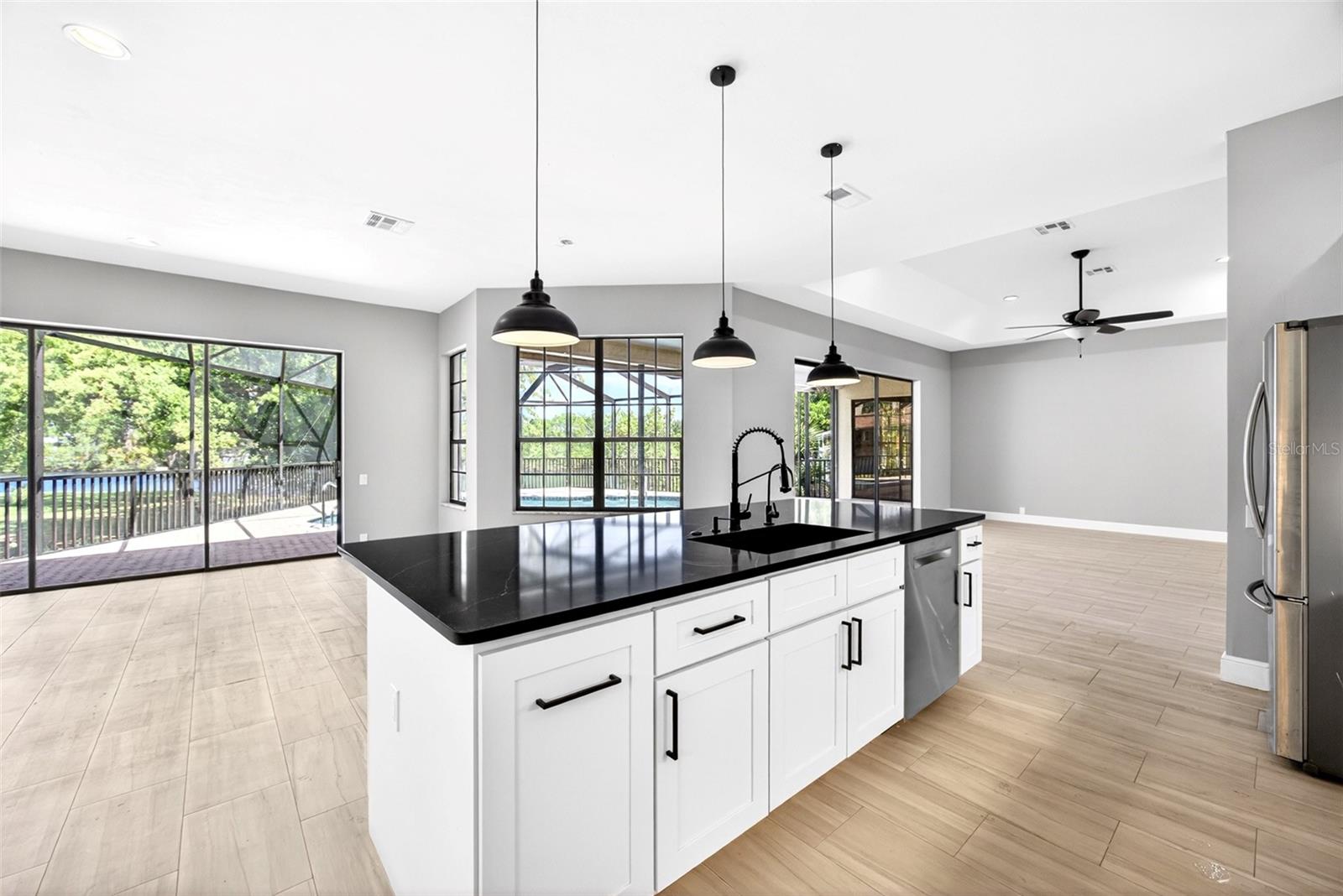 7214 HENDRY CREEK DR, FORT MYERS, FL, 33908