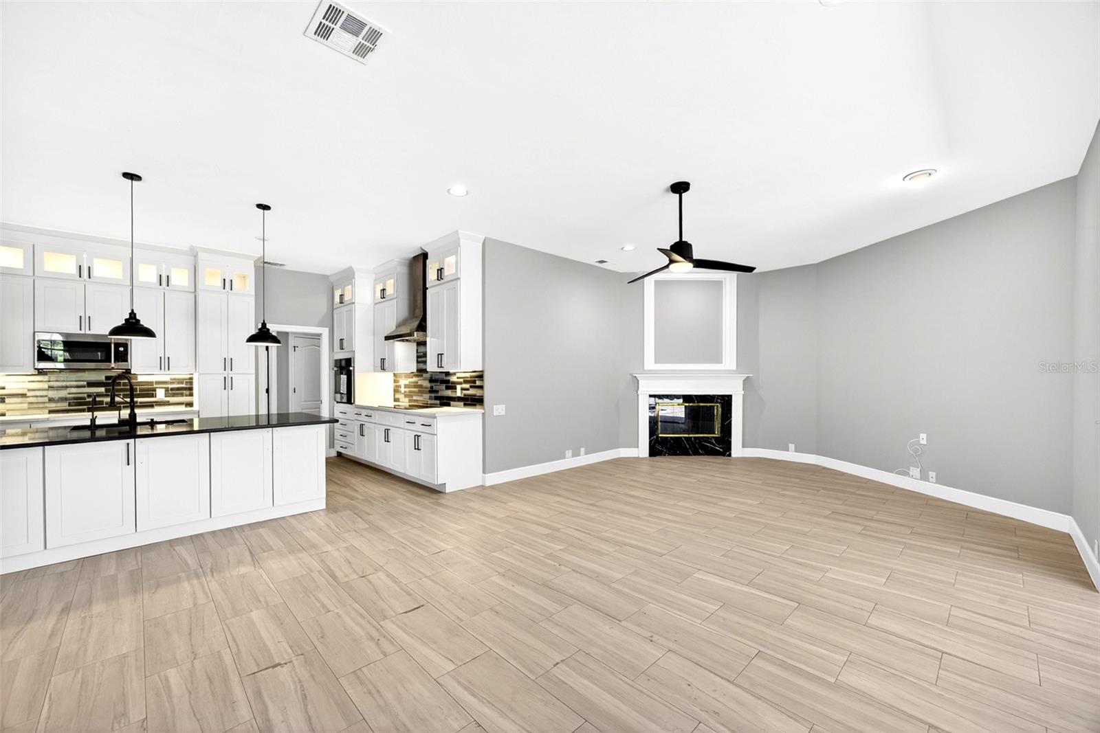 7214 HENDRY CREEK DR, FORT MYERS, FL, 33908