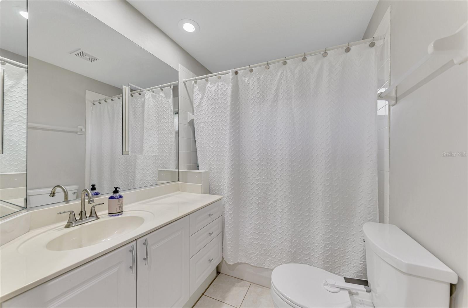 6632 DEERING CIR, SARASOTA, FL, 34240