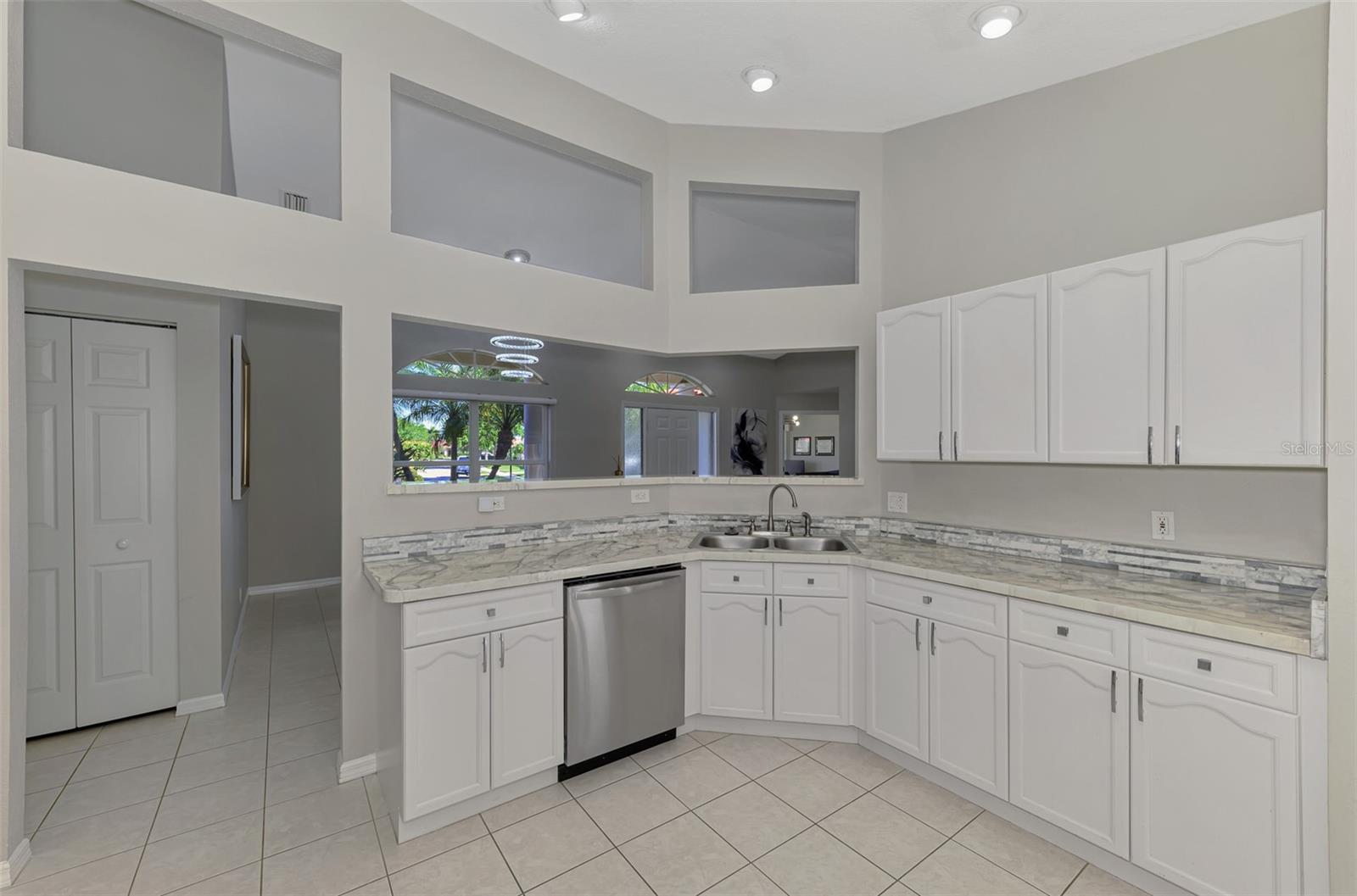 6632 DEERING CIR, SARASOTA, FL, 34240