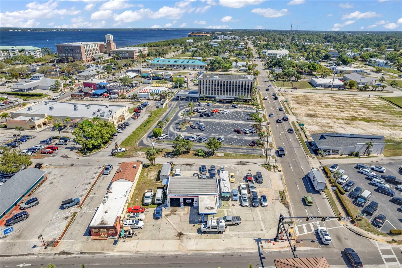 236 TAMIAMI TRL, PUNTA GORDA, FL, 33950