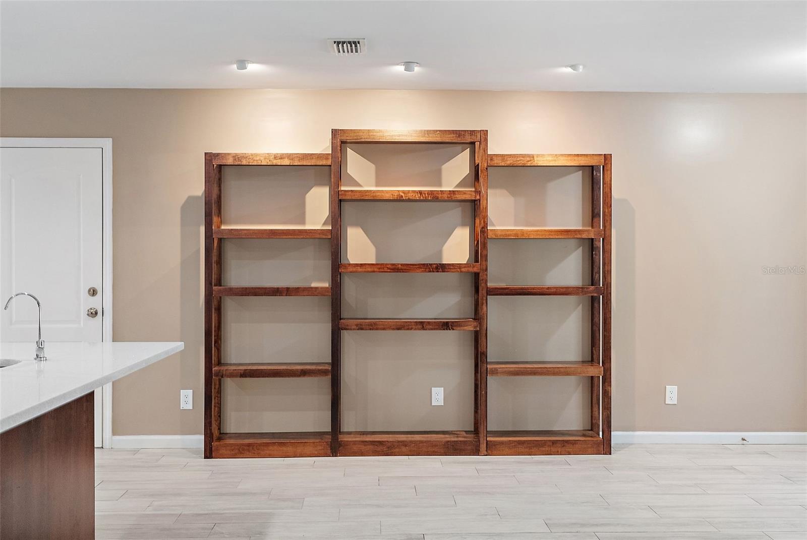 5080 OAKLAWN LN, ST PETERSBURG, FL, 33708