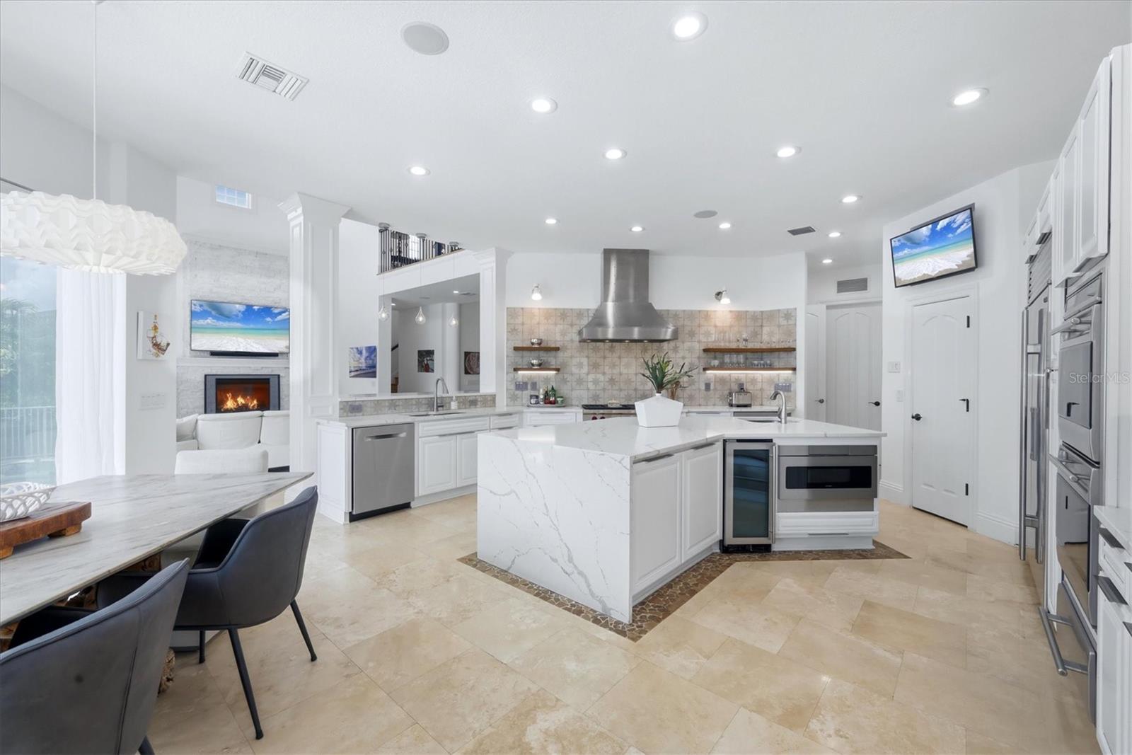 7755 HOLIDAY DR N, SARASOTA, FL, 34231