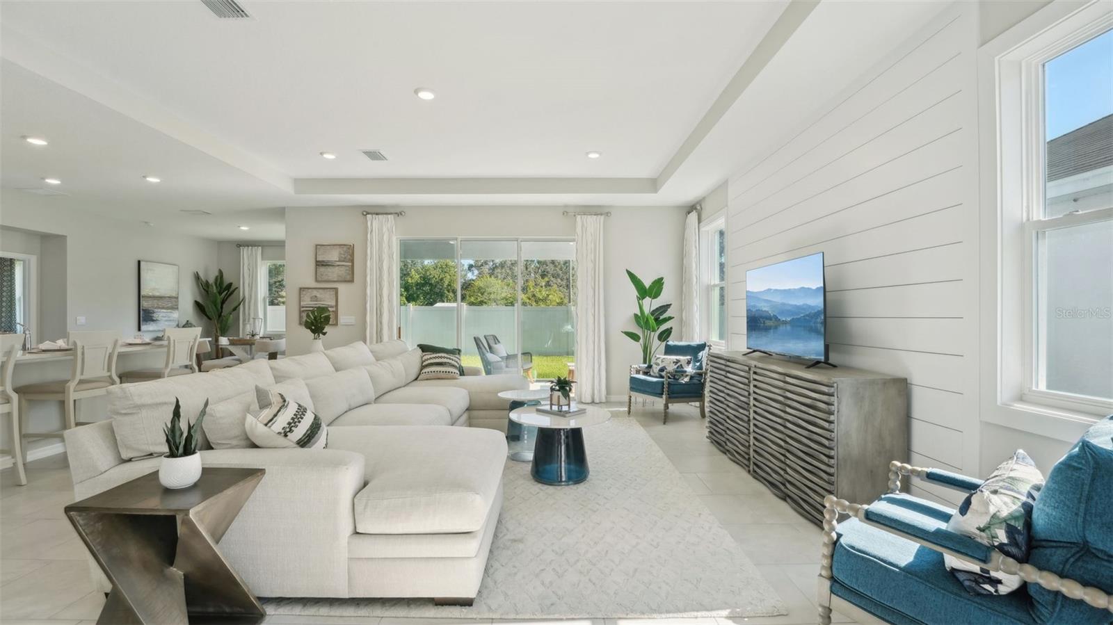 2072 STRATTEN DR, ZEPHYRHILLS, FL, 33541