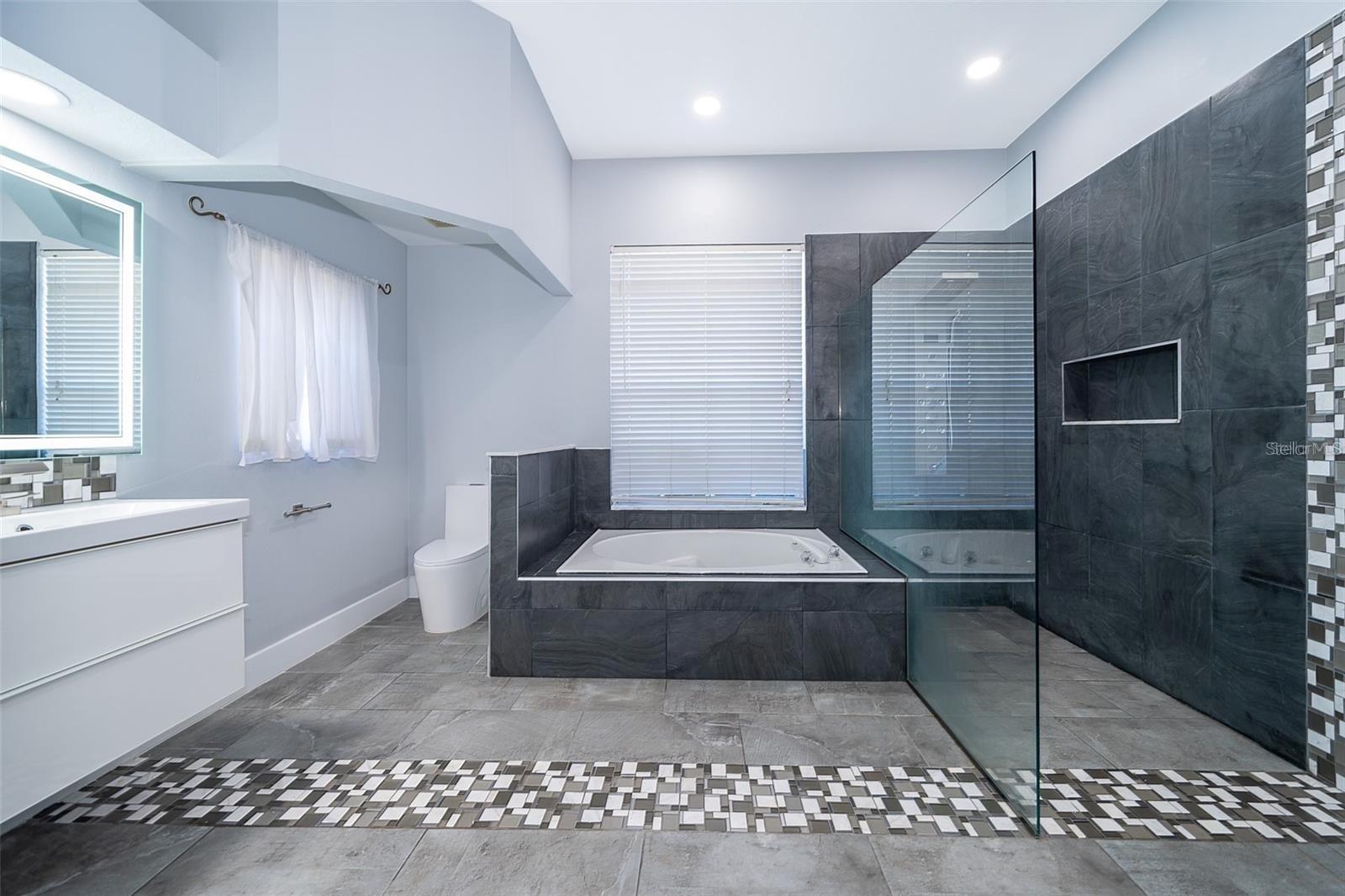 5130 CHELWYN CT, ORLANDO, FL, 32837