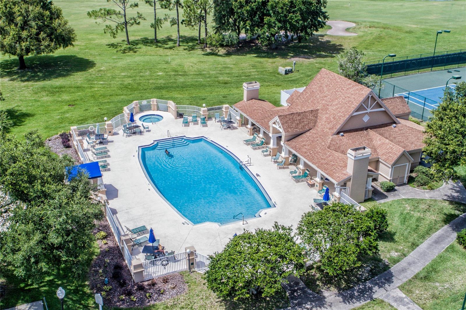 2040 PARK FOREST BLVD, MOUNT DORA, FL, 32757