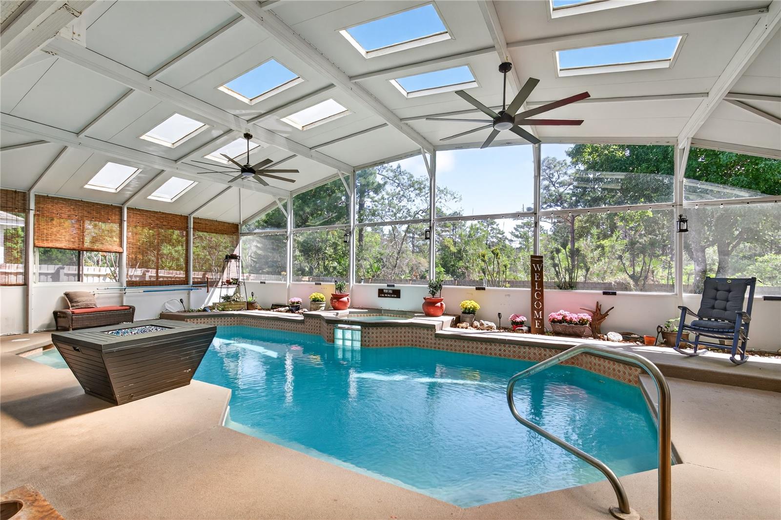 2040 PARK FOREST BLVD, MOUNT DORA, FL, 32757