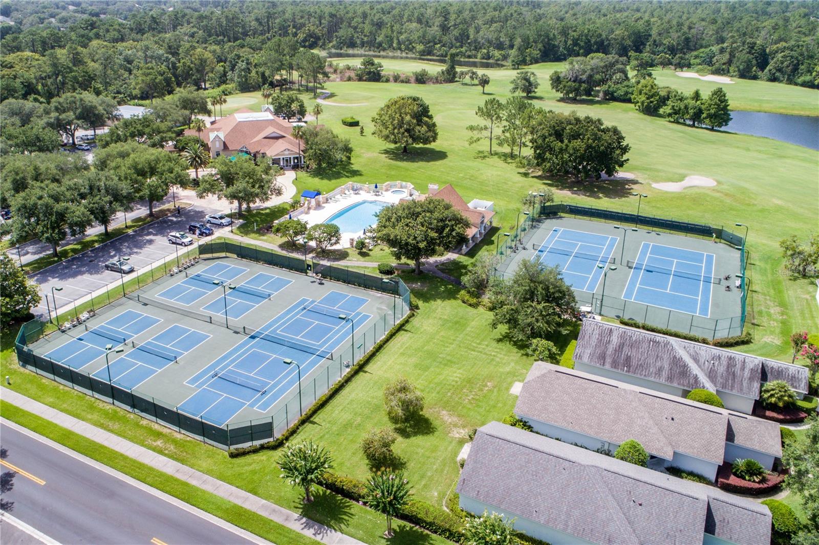 2040 PARK FOREST BLVD, MOUNT DORA, FL, 32757