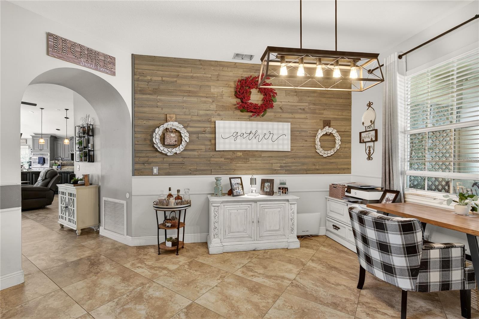 2040 PARK FOREST BLVD, MOUNT DORA, FL, 32757