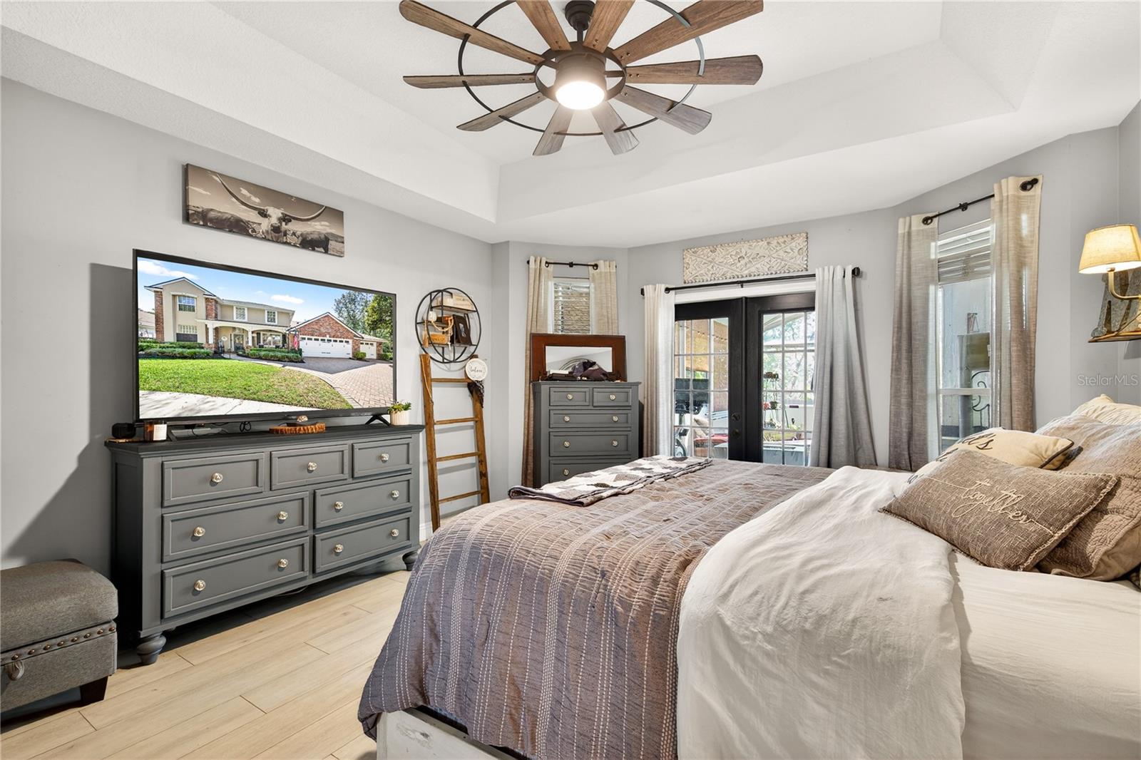 2040 PARK FOREST BLVD, MOUNT DORA, FL, 32757