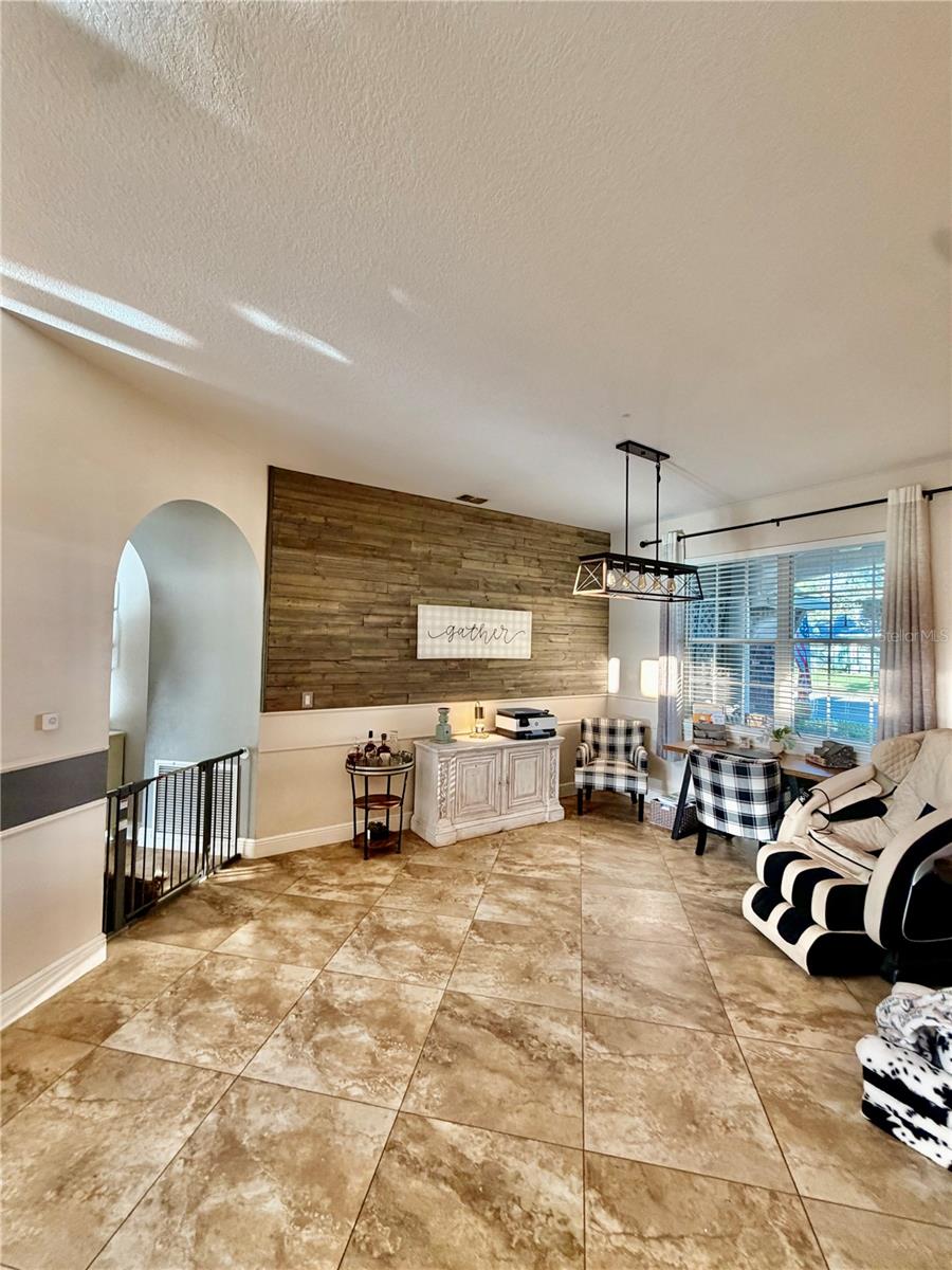 2040 PARK FOREST BLVD, MOUNT DORA, FL, 32757