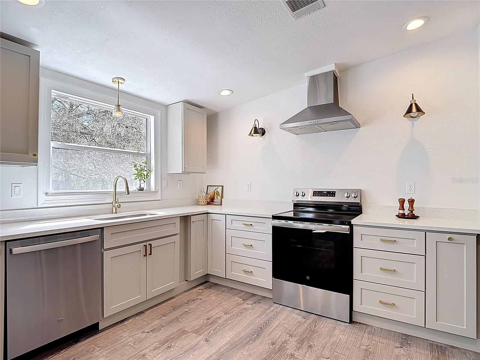 17420 THOMAS BLVD, HUDSON, FL, 34667