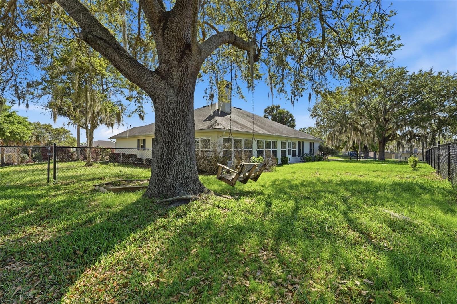 3333 SITE TO SEE AVE, EUSTIS, FL, 32726