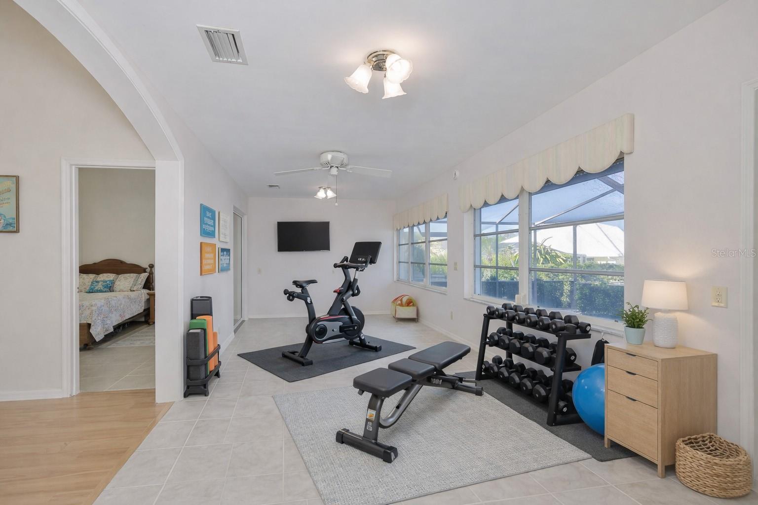 2023 NEW BEDFORD DR, SUN CITY CENTER, FL, 33573