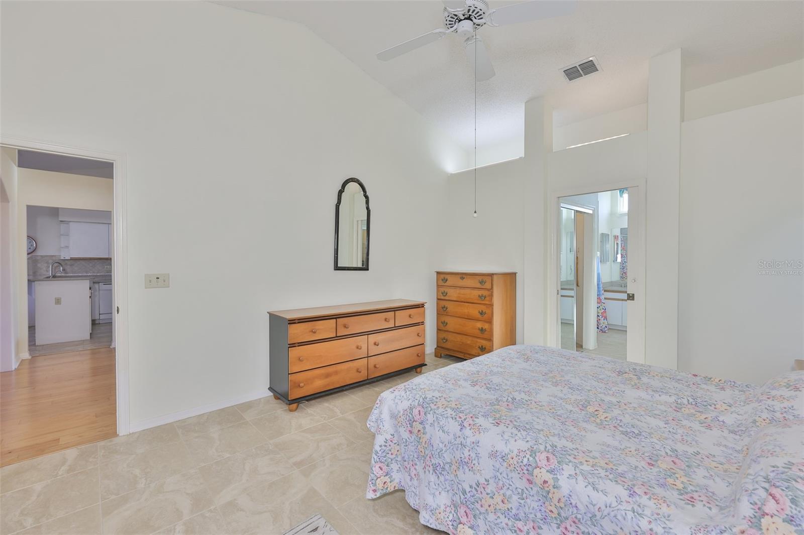 2023 NEW BEDFORD DR, SUN CITY CENTER, FL, 33573