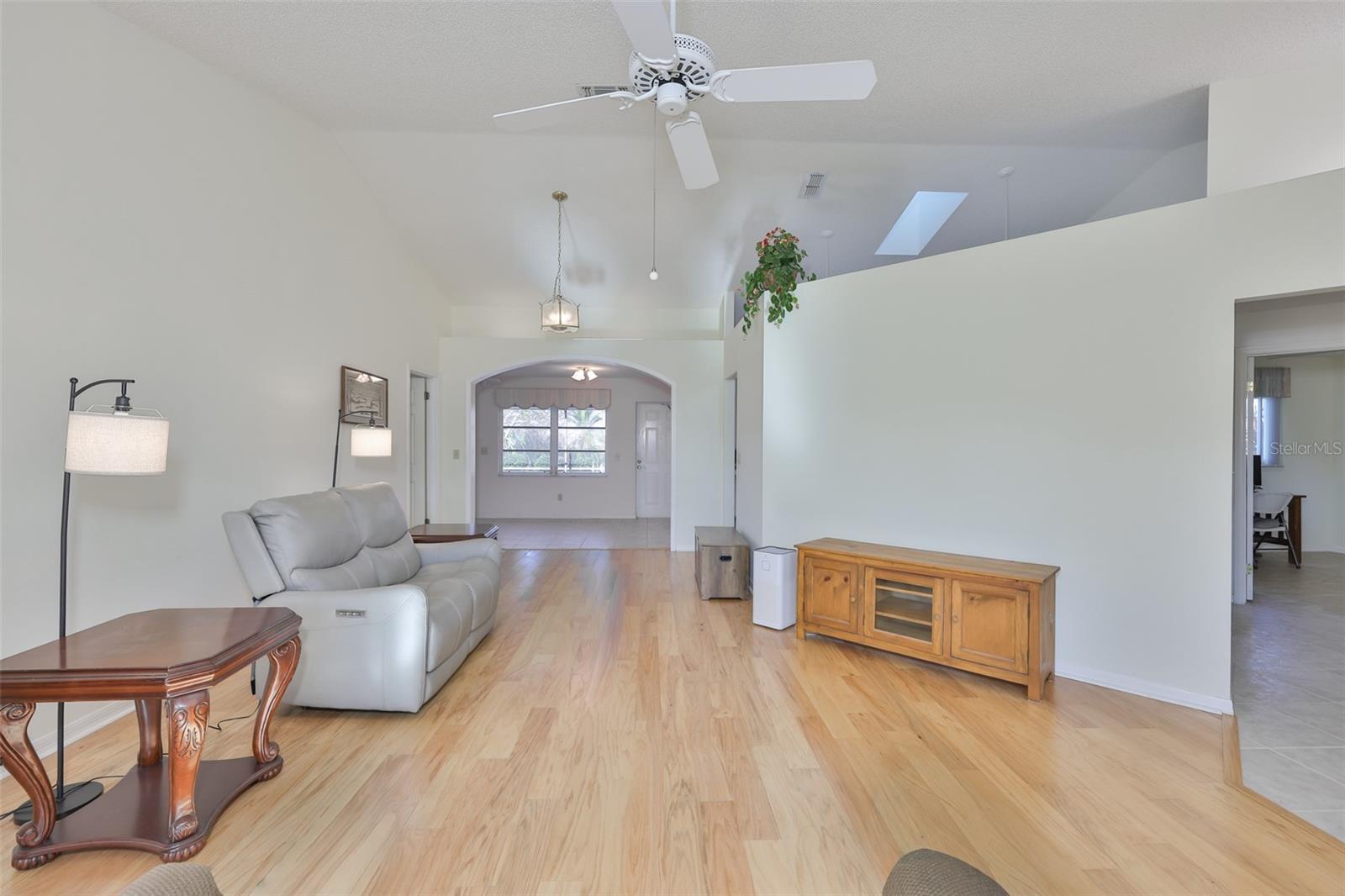 2023 NEW BEDFORD DR, SUN CITY CENTER, FL, 33573