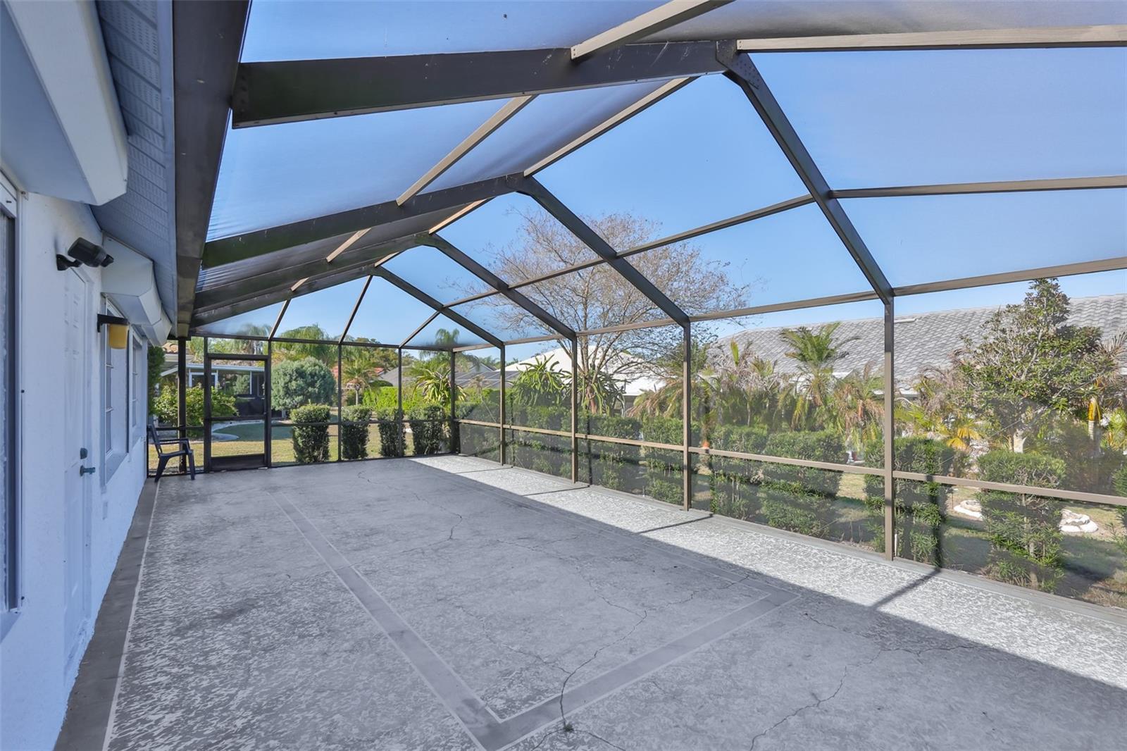 2023 NEW BEDFORD DR, SUN CITY CENTER, FL, 33573