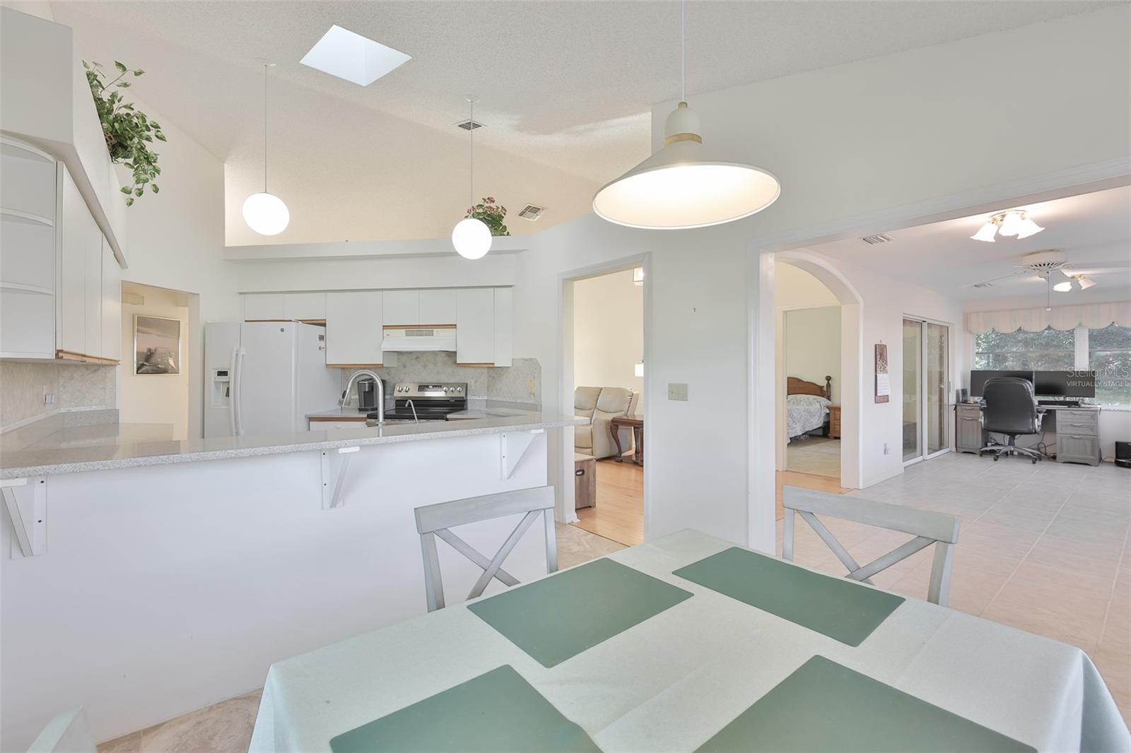 2023 NEW BEDFORD DR, SUN CITY CENTER, FL, 33573