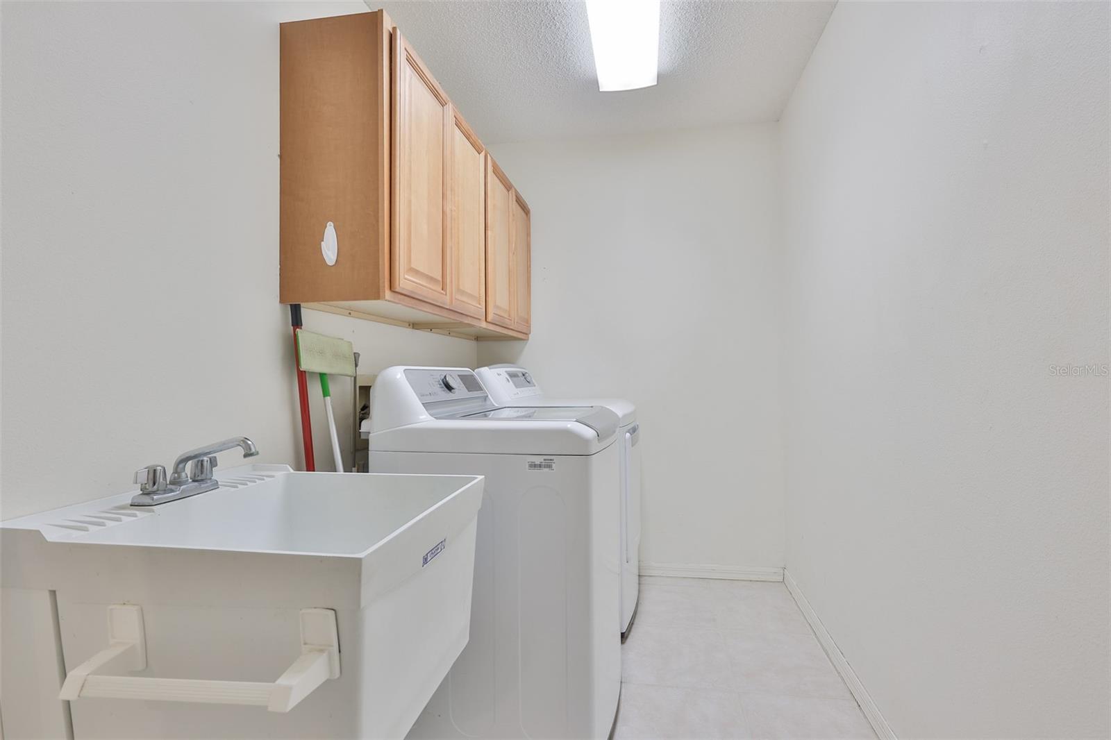 2023 NEW BEDFORD DR, SUN CITY CENTER, FL, 33573