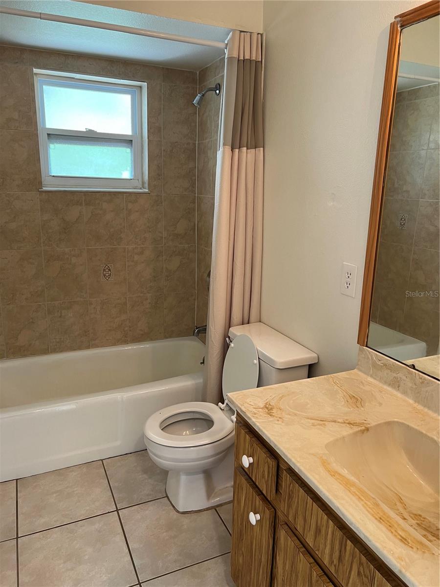 12056 HENLEY AVE #B, PORT CHARLOTTE, FL, 33981