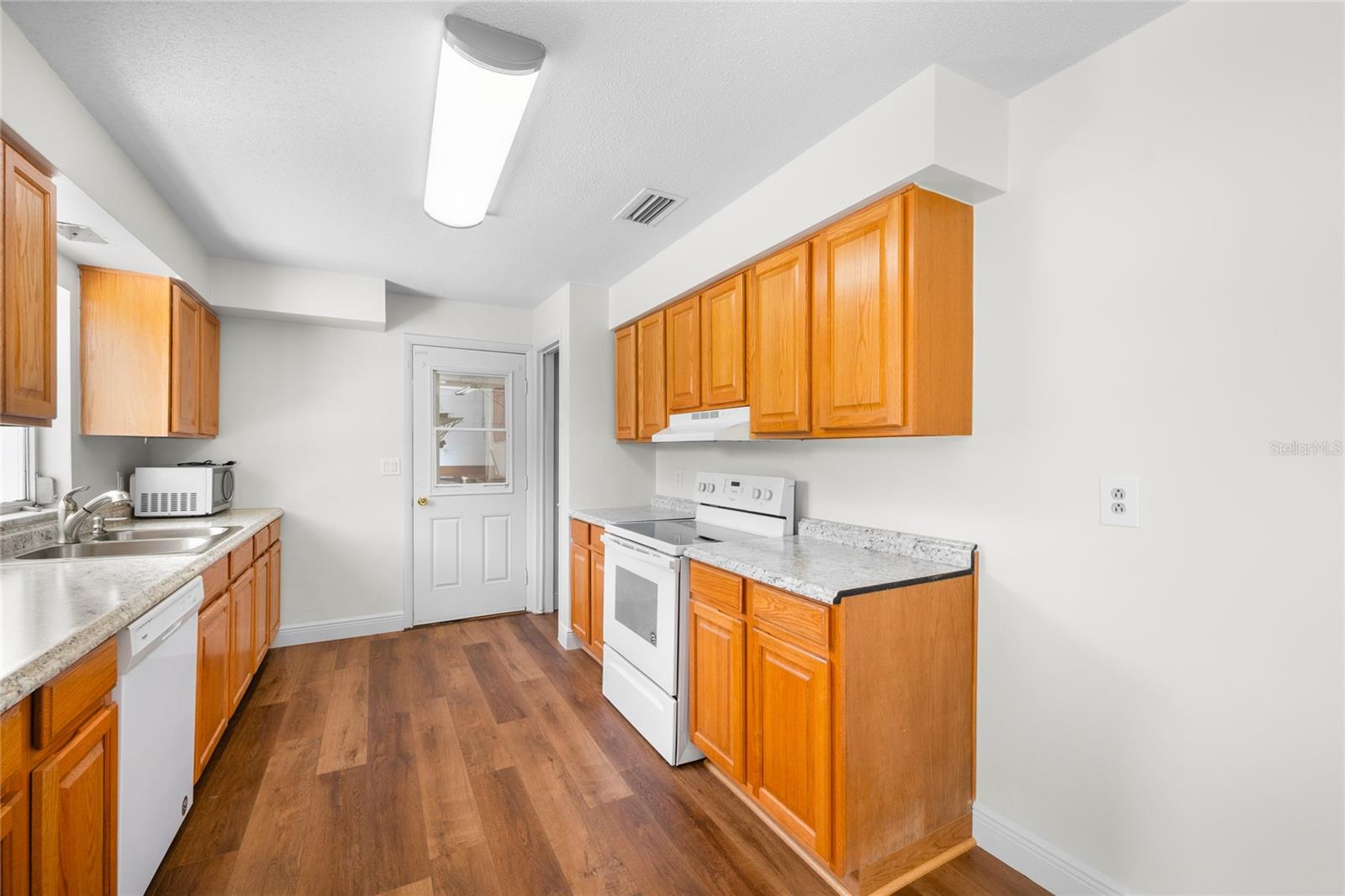 22820 SORRENTO AVE, SORRENTO, FL, 32776