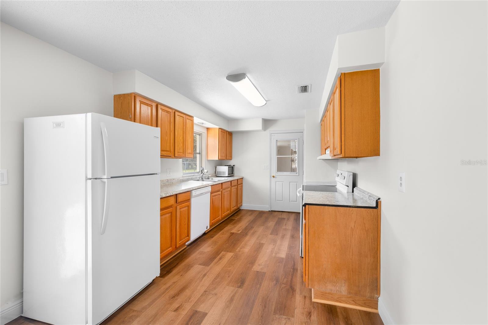 22820 SORRENTO AVE, SORRENTO, FL, 32776