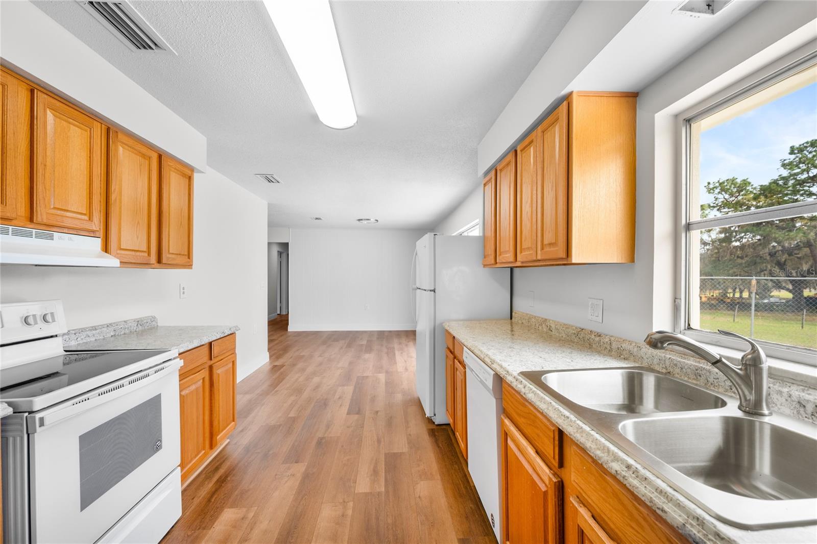 22820 SORRENTO AVE, SORRENTO, FL, 32776
