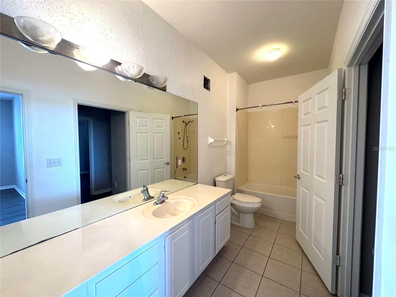 8660 BUCCILLI DR #305, ORLANDO, FL, 32829