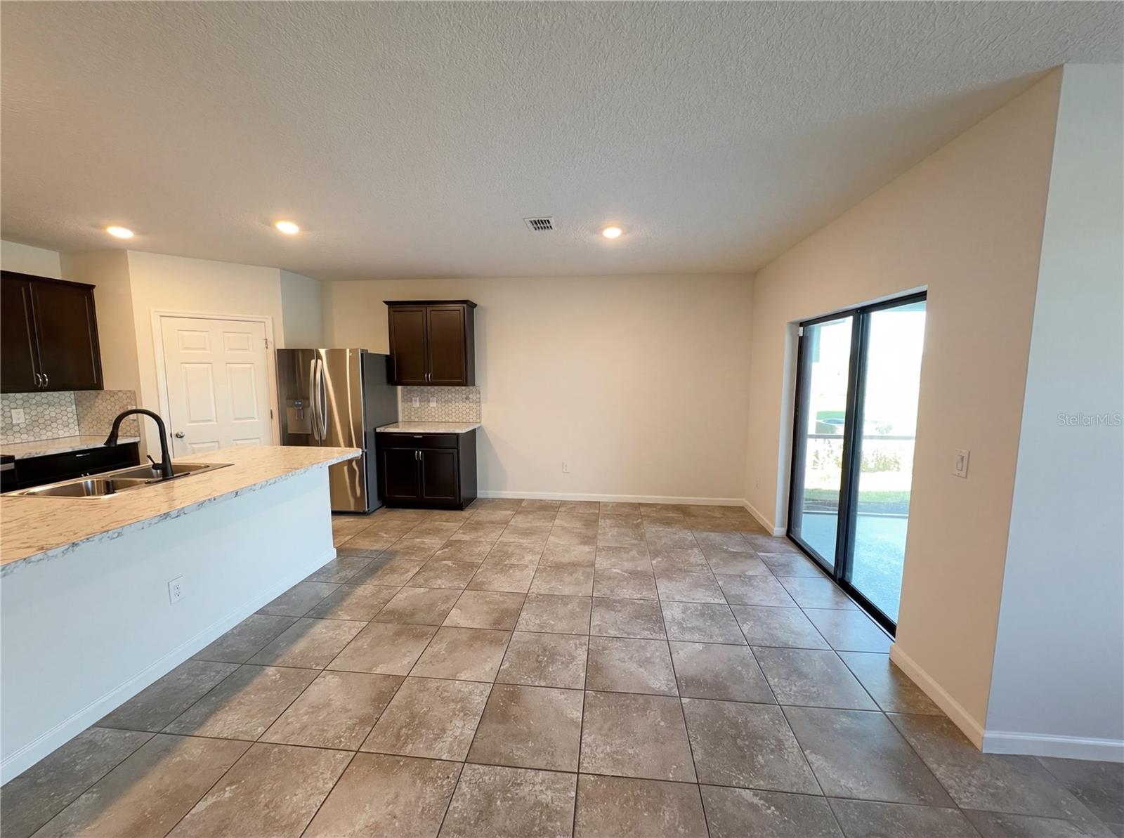 3452 INDIAN RIVER PKWY, MIMS, FL, 32754