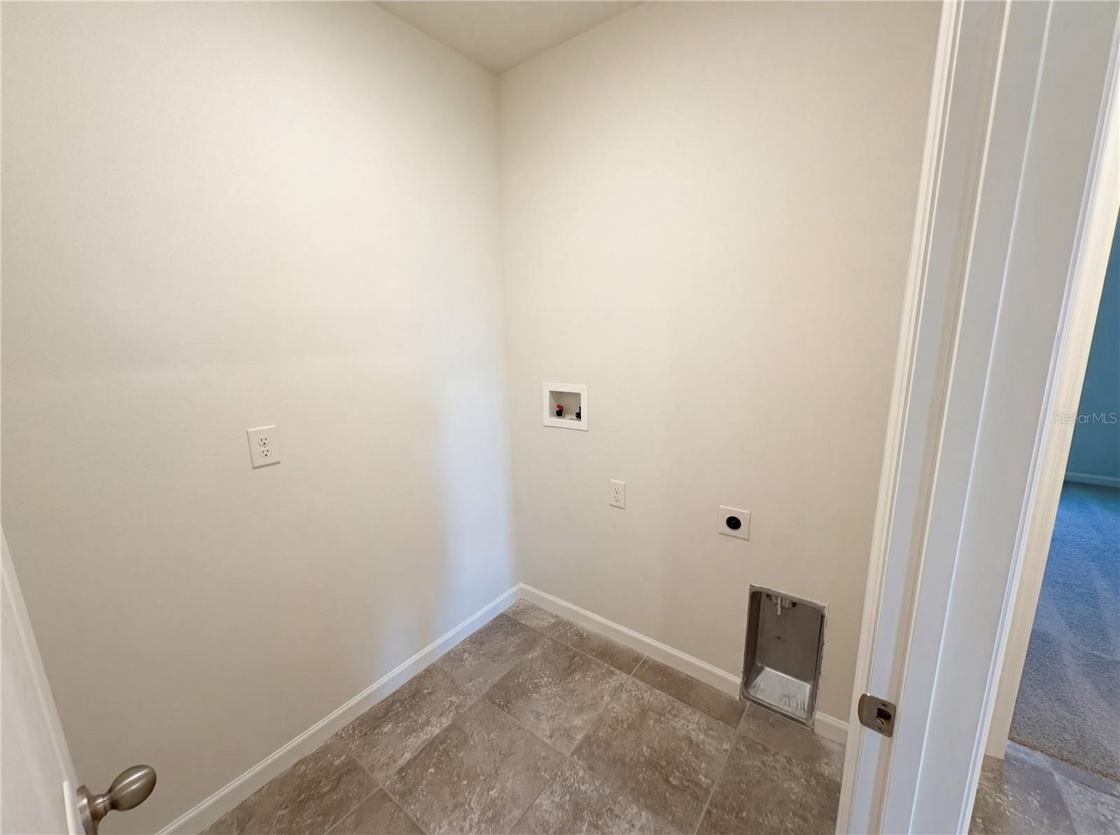 3452 INDIAN RIVER PKWY, MIMS, FL, 32754