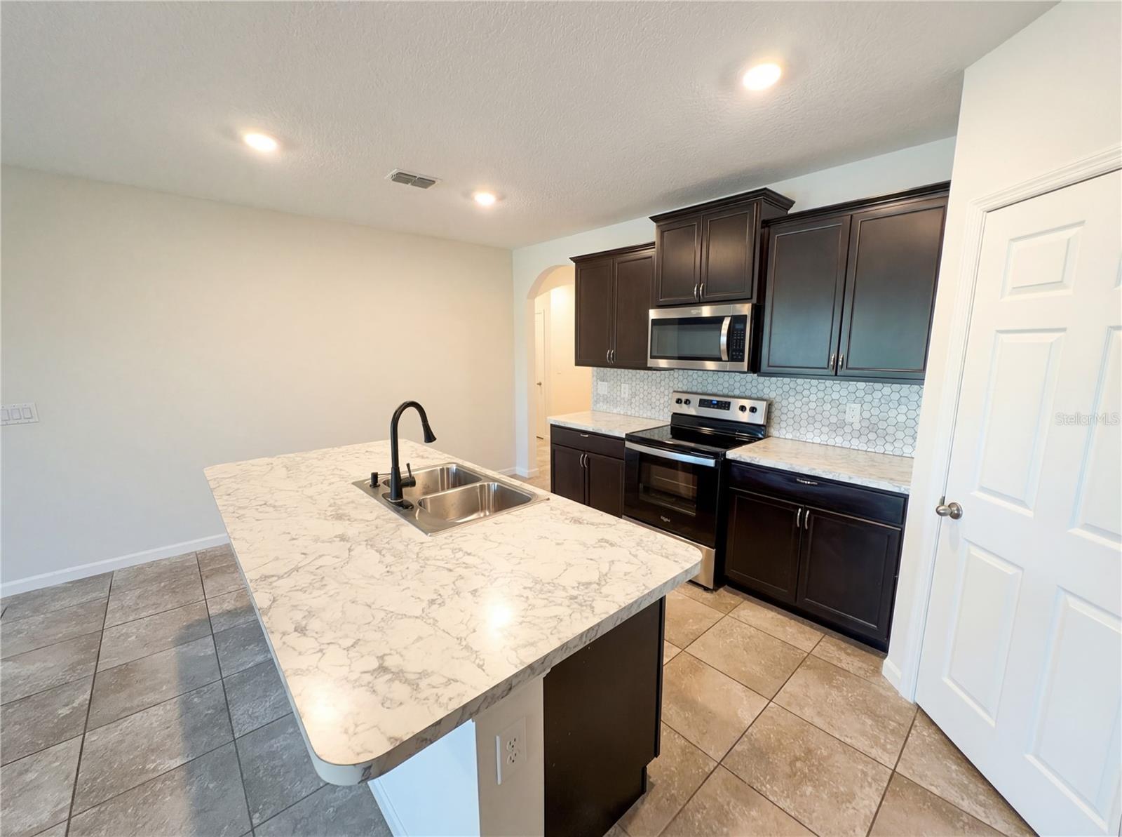 3452 INDIAN RIVER PKWY, MIMS, FL, 32754