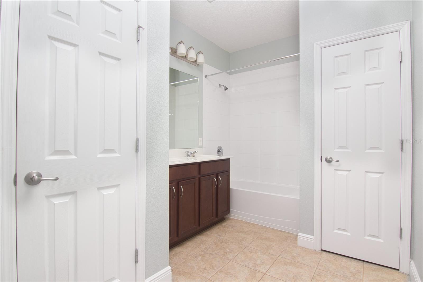 8323 LOOKOUT POINTE DR, WINDERMERE, FL, 34786