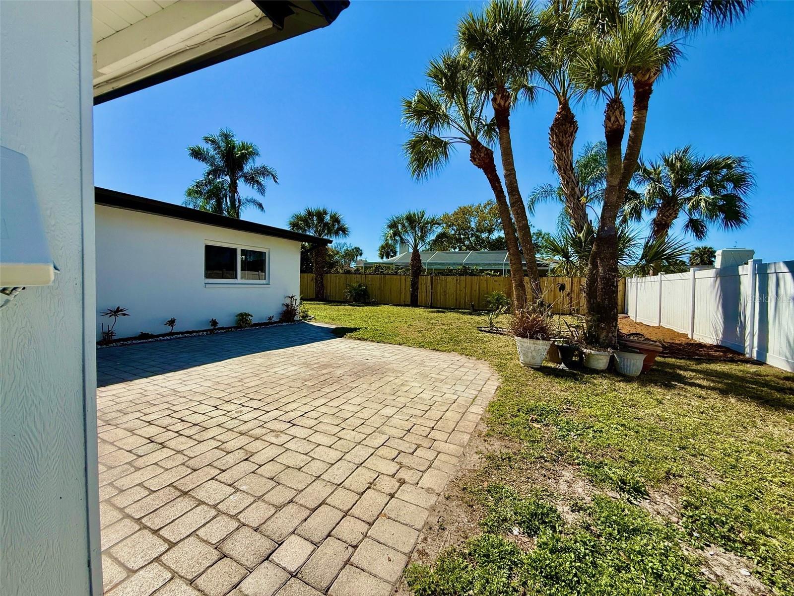 3930 E EDEN ROC CIR, TAMPA, FL, 33634