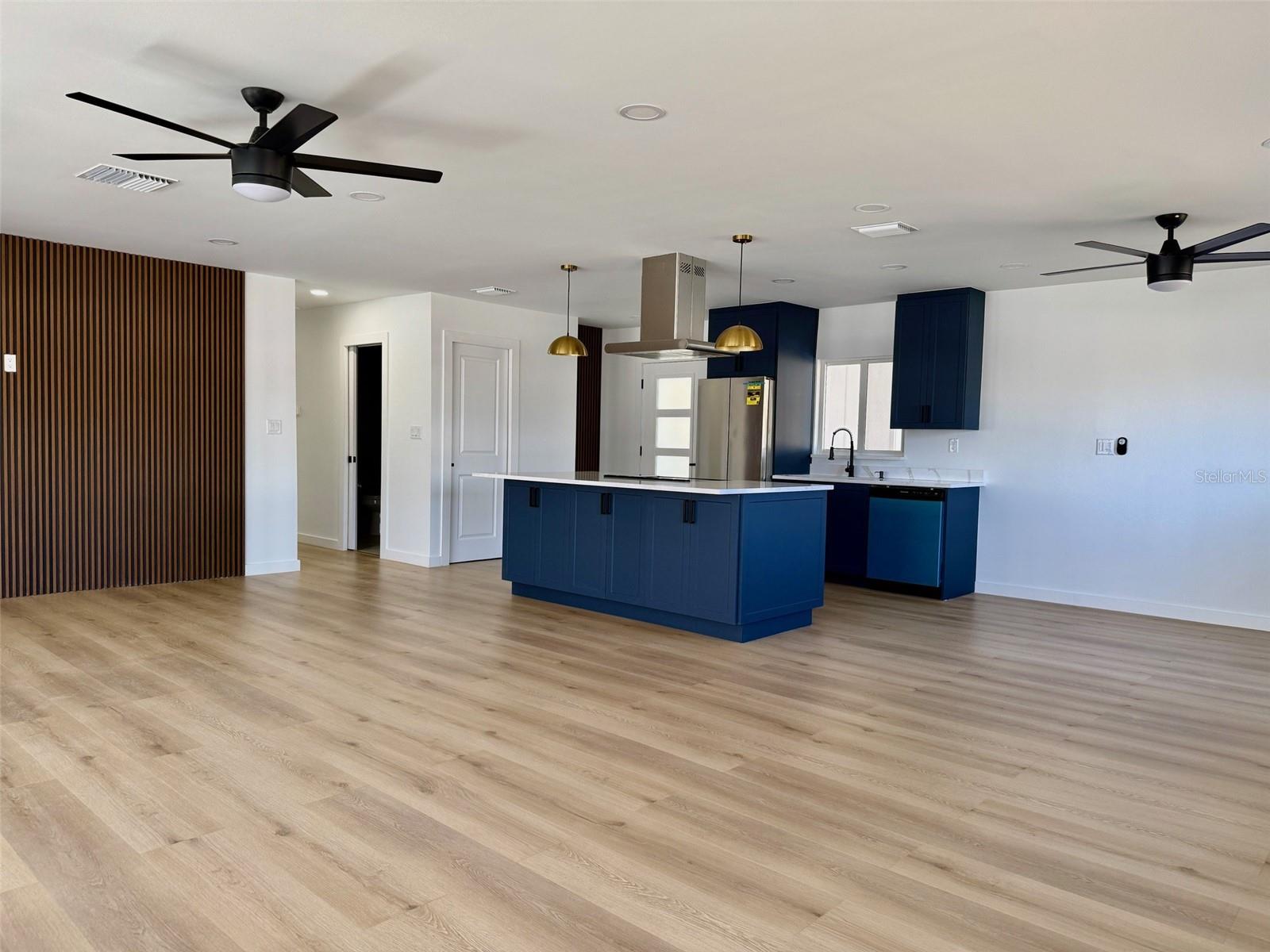 3930 E EDEN ROC CIR, TAMPA, FL, 33634