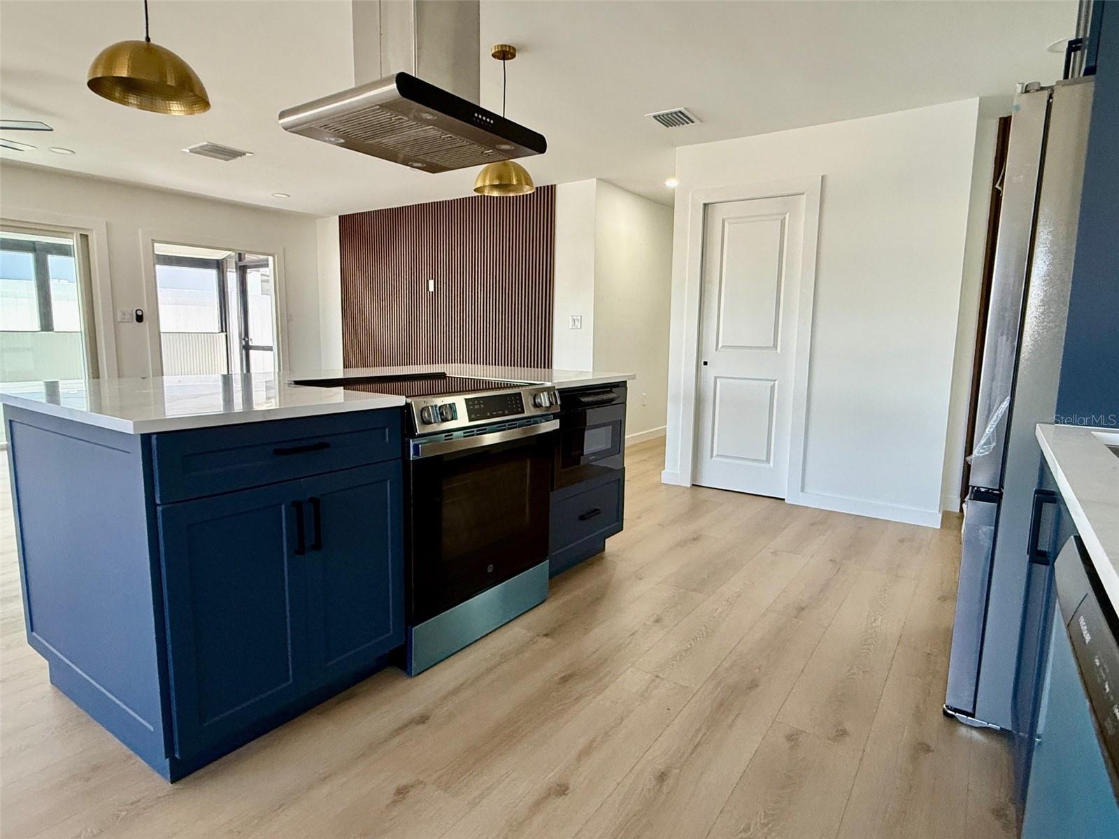 3930 E EDEN ROC CIR, TAMPA, FL, 33634