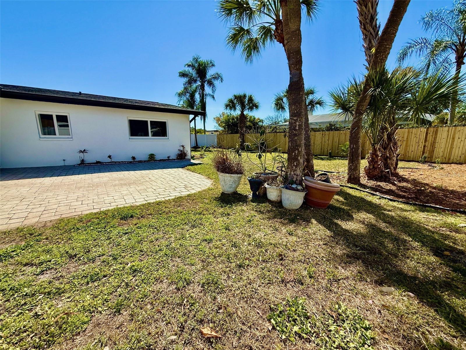 3930 E EDEN ROC CIR, TAMPA, FL, 33634