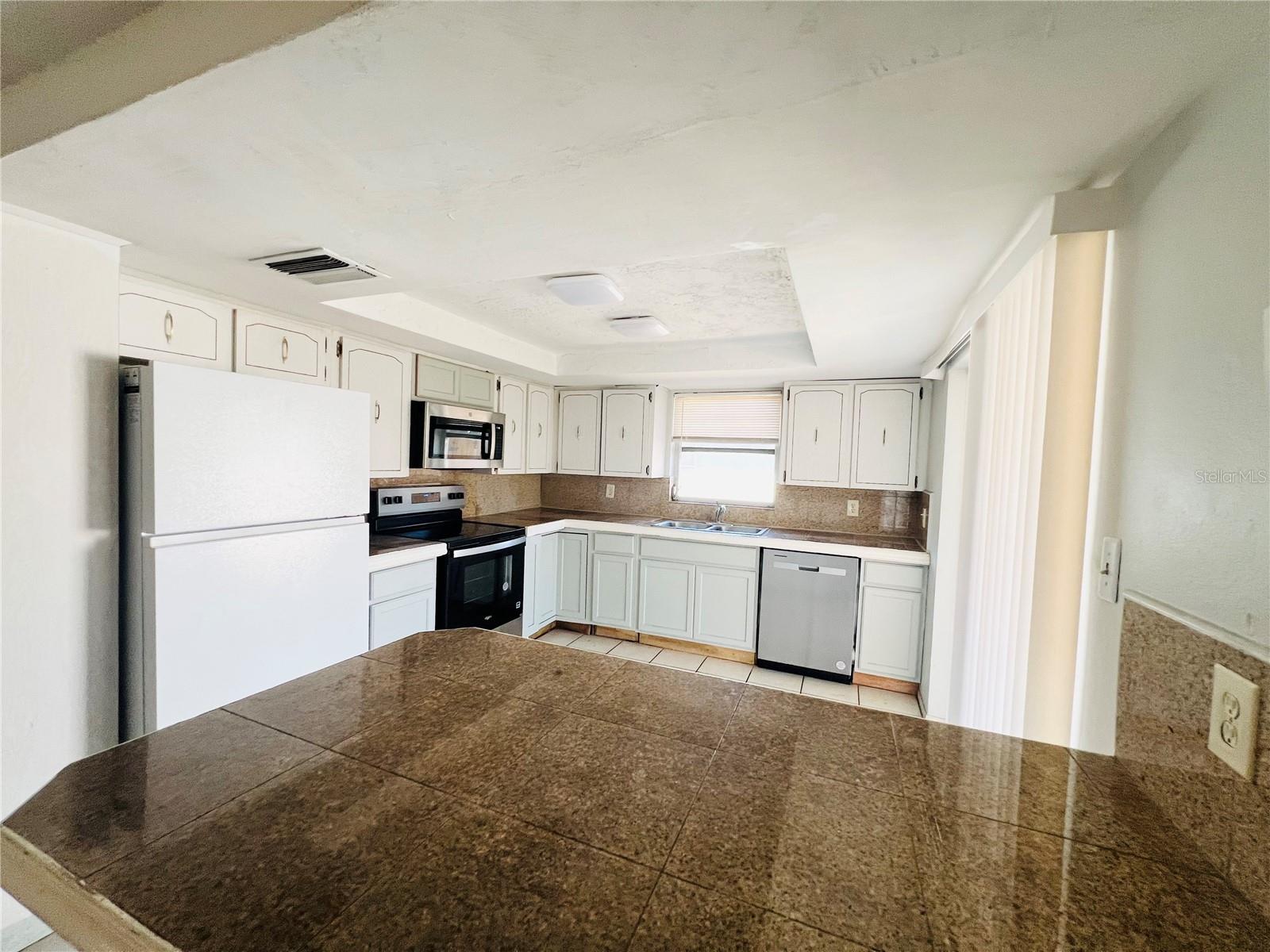 7811 EMBASSY BLVD, PORT RICHEY, FL, 34668