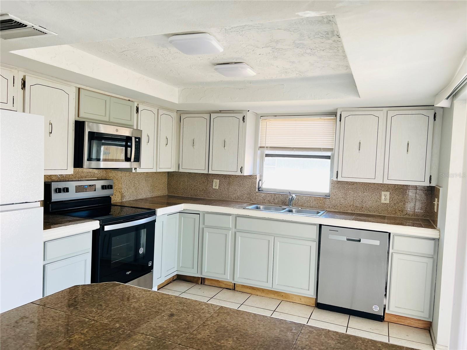 7811 EMBASSY BLVD, PORT RICHEY, FL, 34668